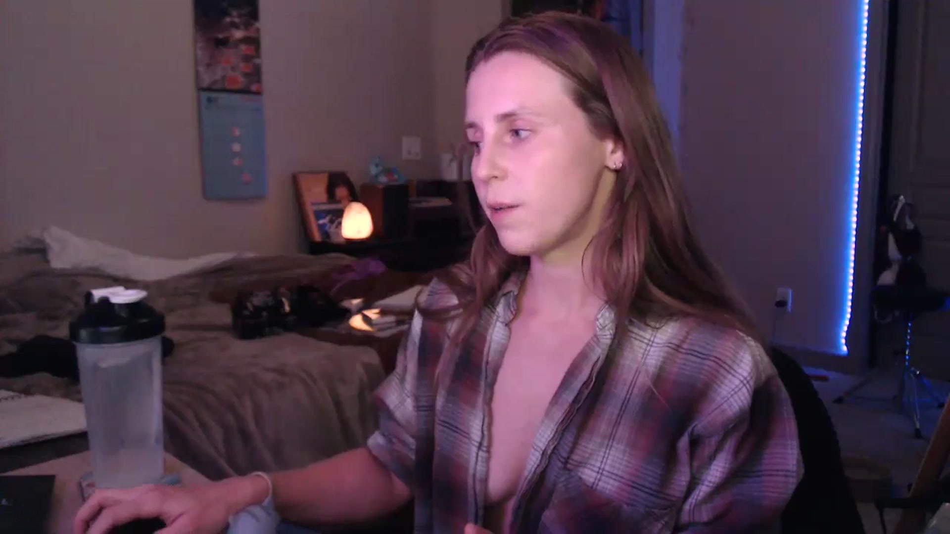 Gallery image thumbnail from Blake_Bardot's myfreecams stream on, 05/16/2024, 06:53 image 7 of 20