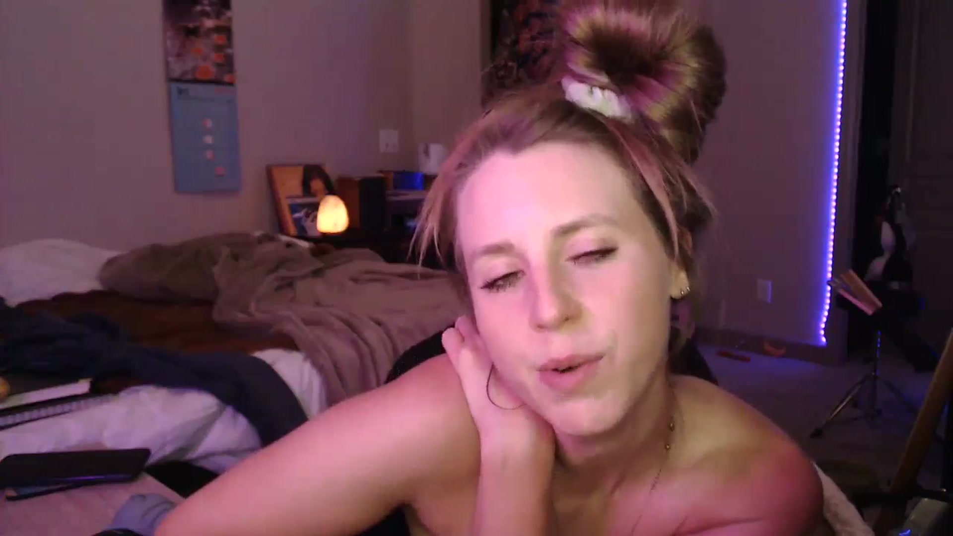 Gallery image thumbnail from Blake_Bardot's myfreecams stream on, 05/29/2024, 07:48 image 20 of 20