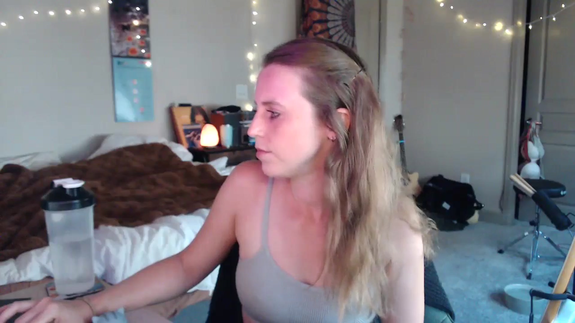 Gallery image thumbnail from Blake_Bardot's myfreecams stream on, 06/25/2024, 02:22 image 6 of 20