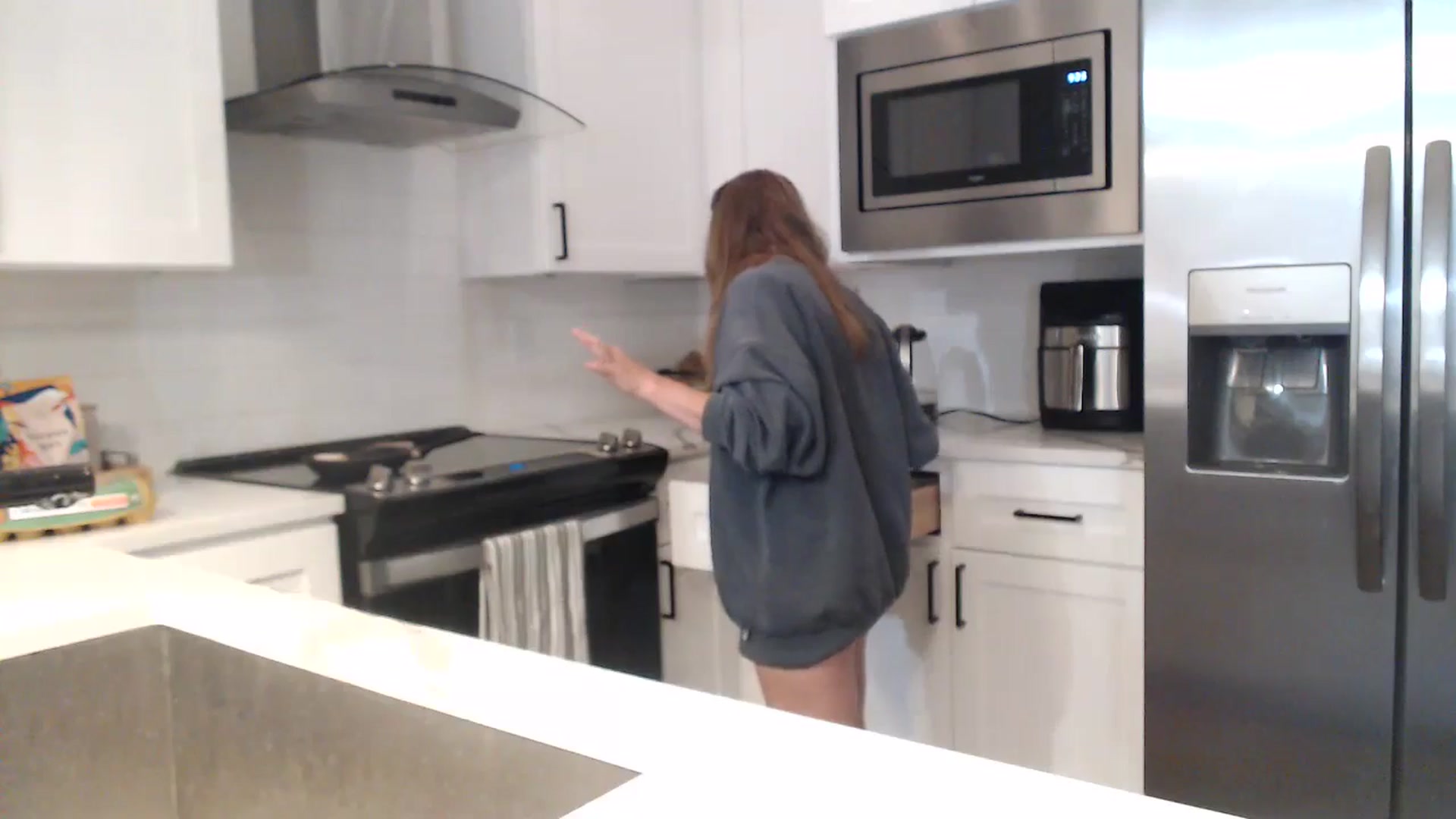 Gallery image thumbnail from Blake_Bardot's myfreecams stream on, 08/25/2024, 04:26 image 15 of 20