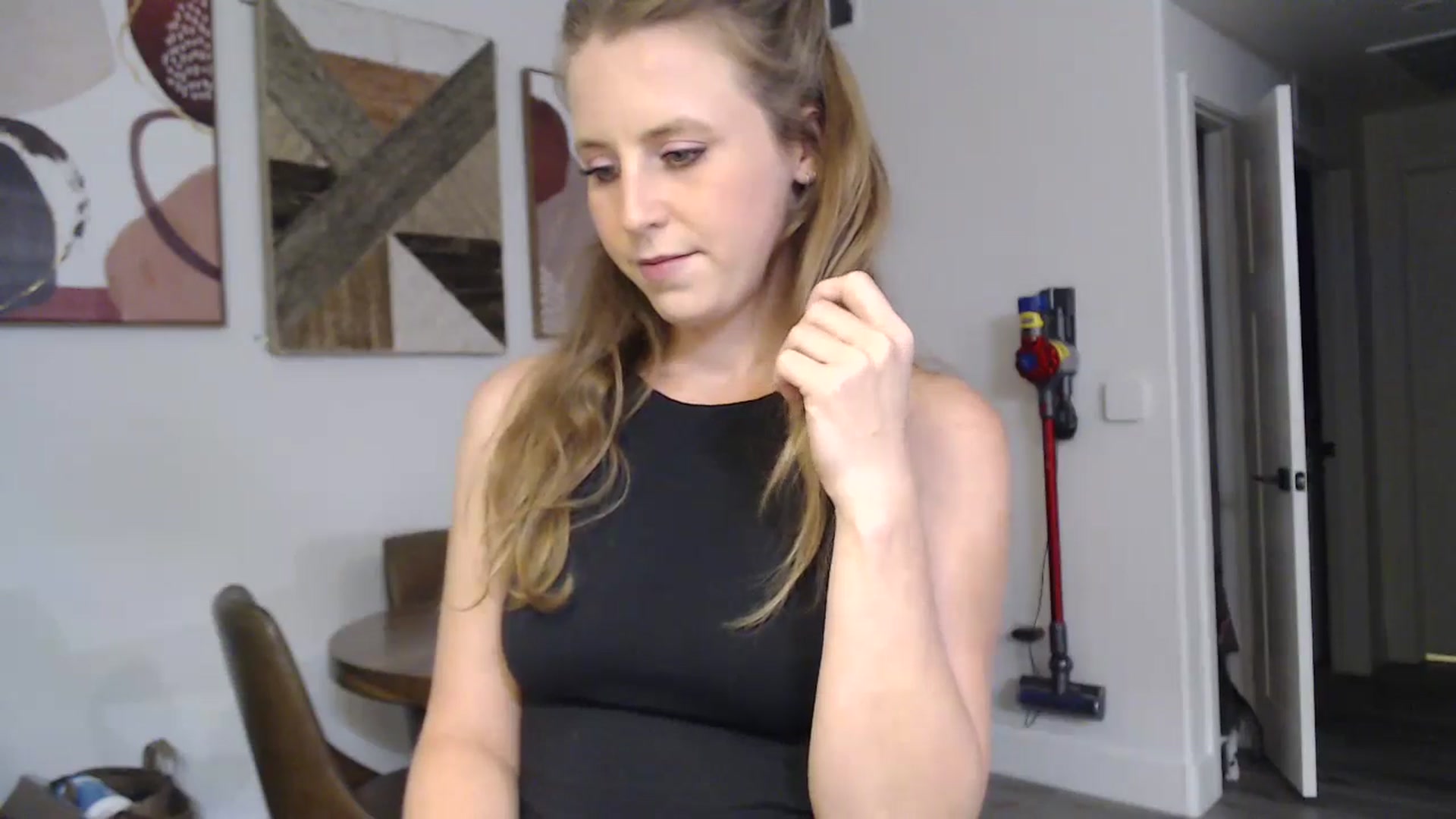 Gallery image thumbnail from Blake_Bardot's myfreecams stream on, 08/25/2024, 04:26 image 7 of 20