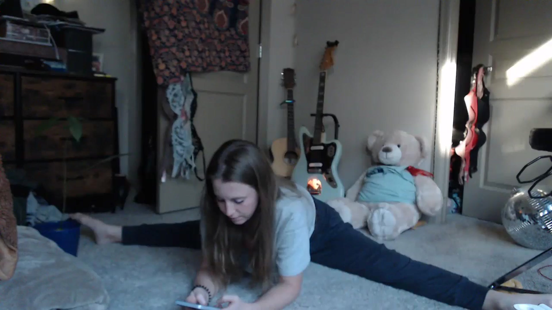 Gallery image thumbnail from Blake_Bardot's myfreecams stream on, 10/16/2024, 24:12 image 7 of 20