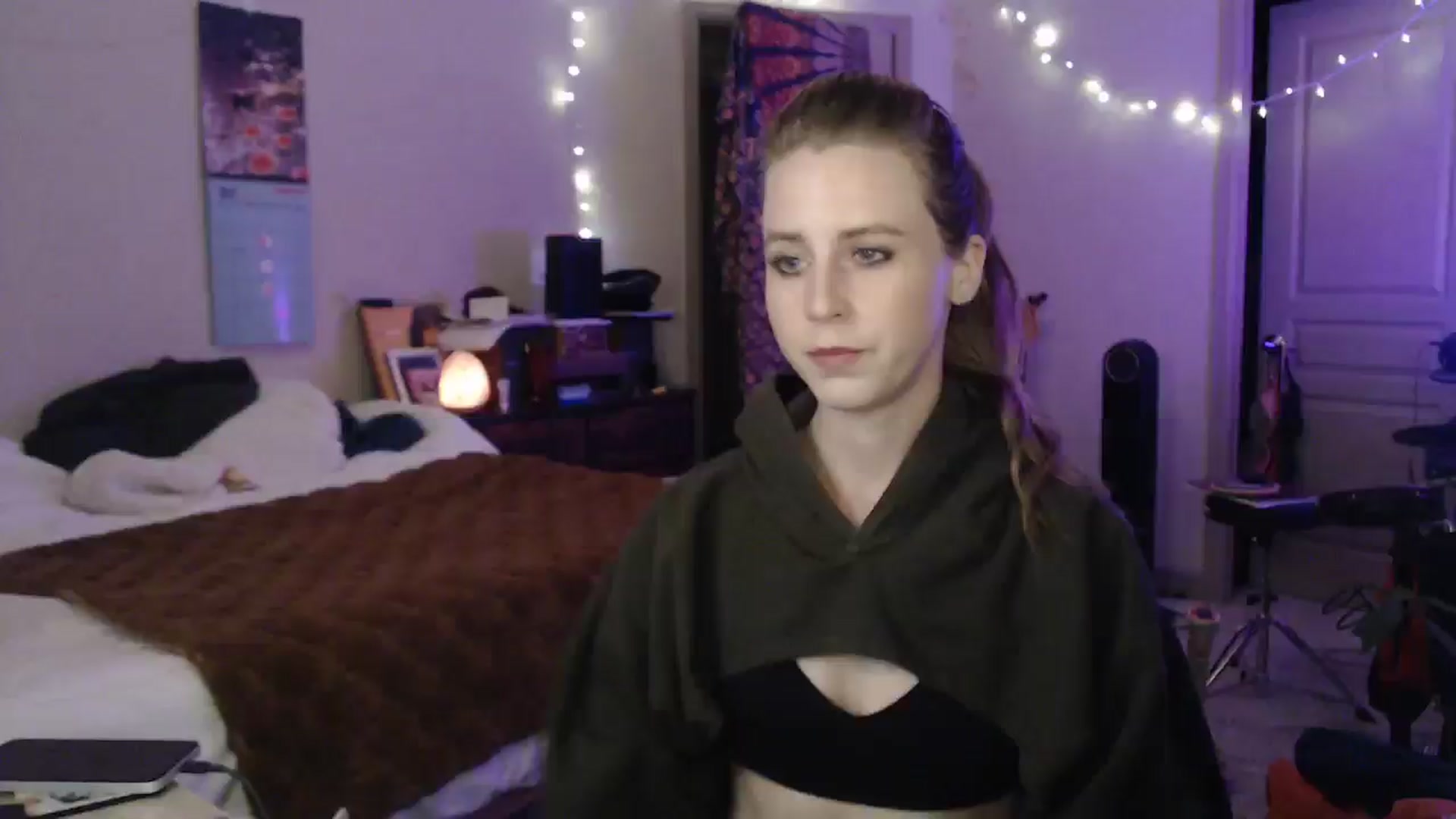 Gallery image thumbnail from Blake_Bardot's myfreecams stream on, 11/20/2024, 02:56 image 1 of 20