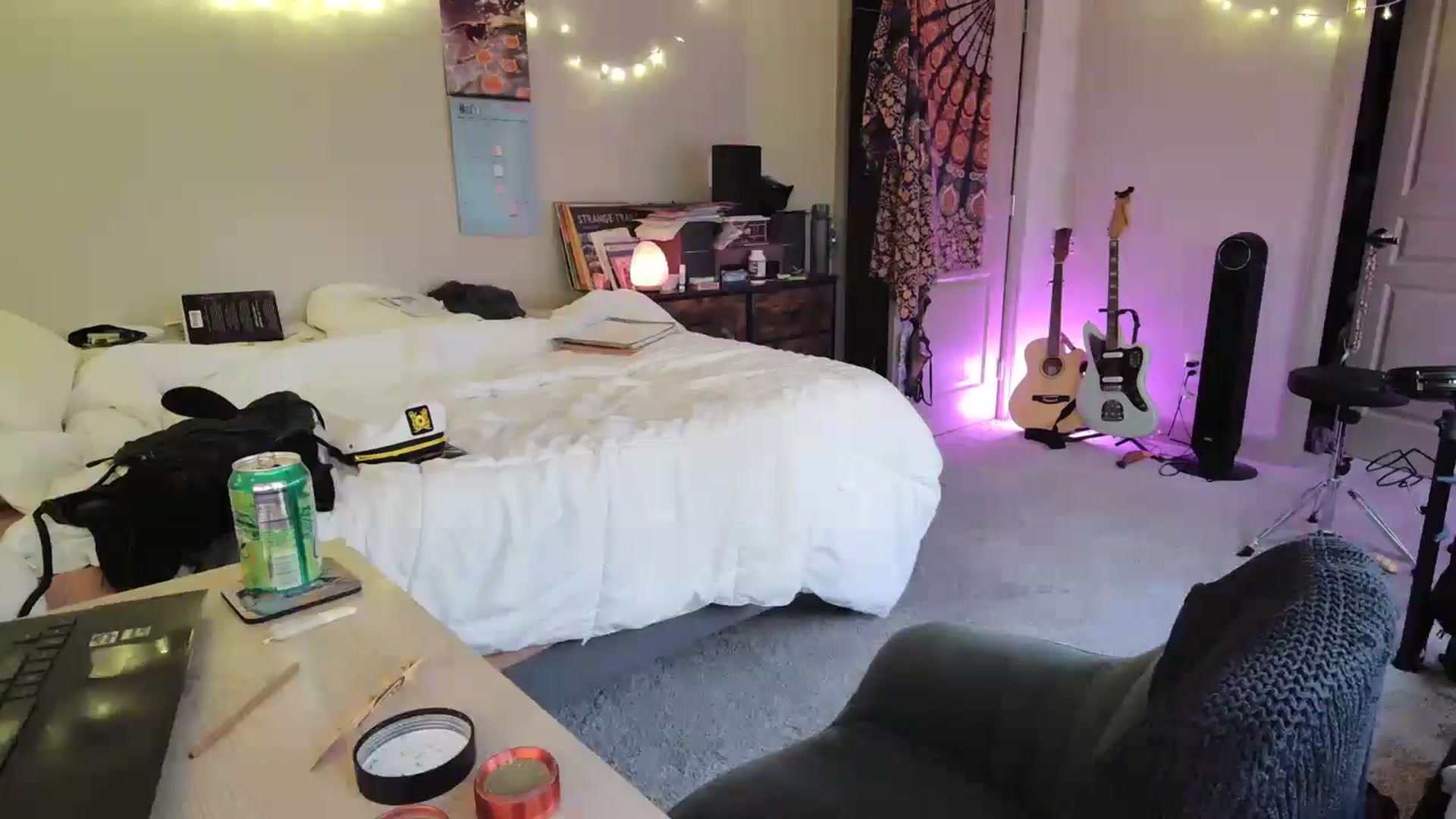 Gallery image thumbnail from Blake_Bardot's myfreecams stream on, 04/21/2025, 02:25 image 12 of 20