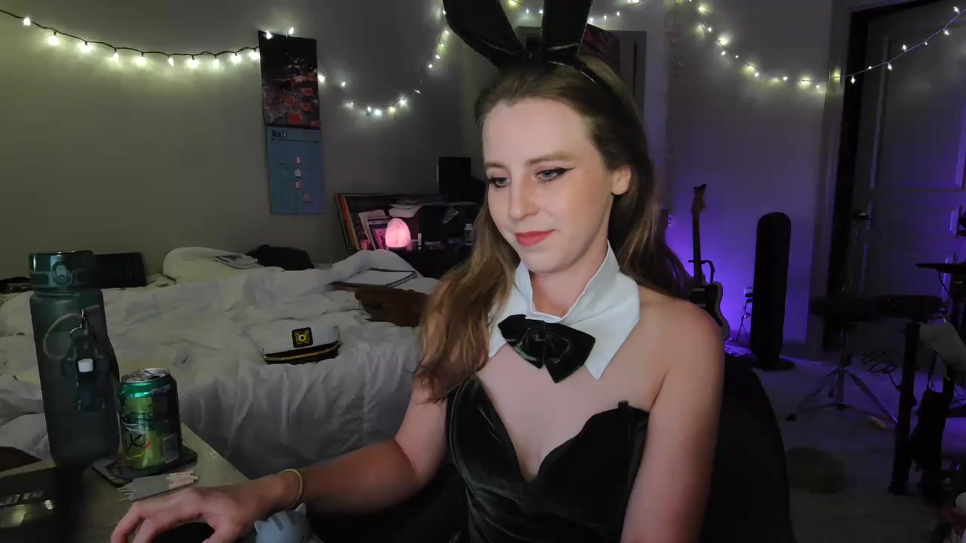 Gallery image thumbnail from Blake_Bardot's myfreecams stream on, 04/21/2025, 03:48 image 15 of 20