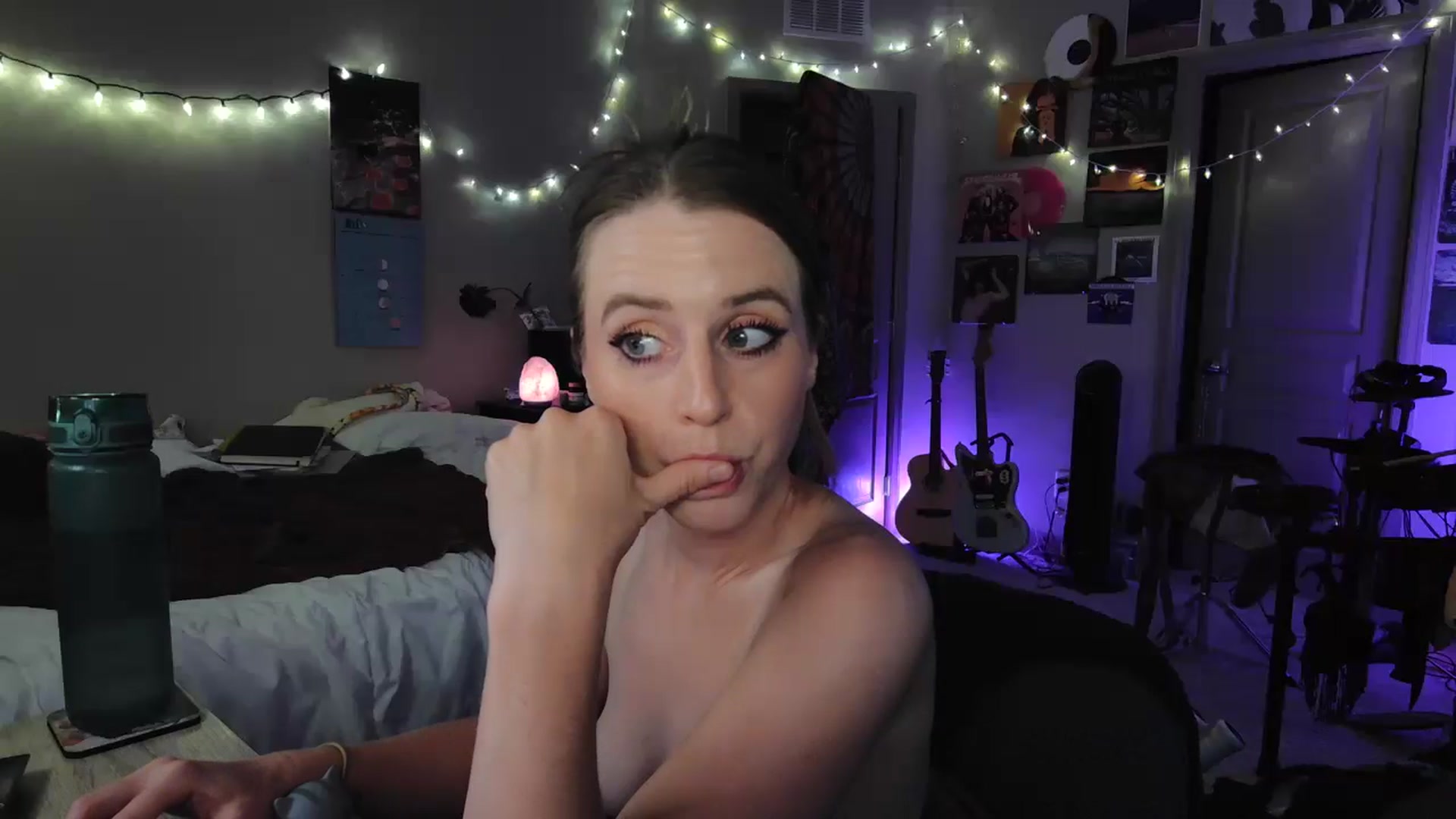 Gallery image thumbnail from Blake_Bardot's myfreecams stream on, 05/16/2025, 03:47 image 11 of 20