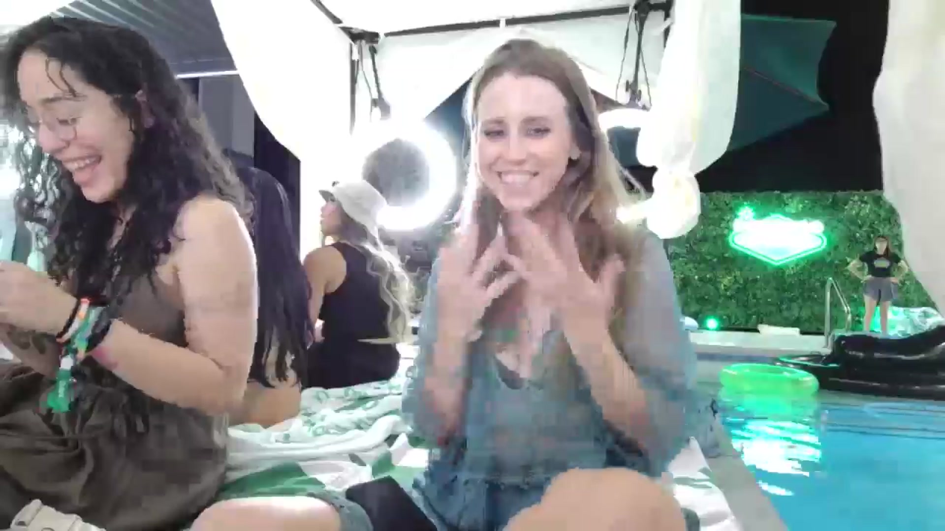 Gallery image thumbnail from Blake_Bardot's myfreecams stream on, 05/21/2025, 05:01 image 20 of 20