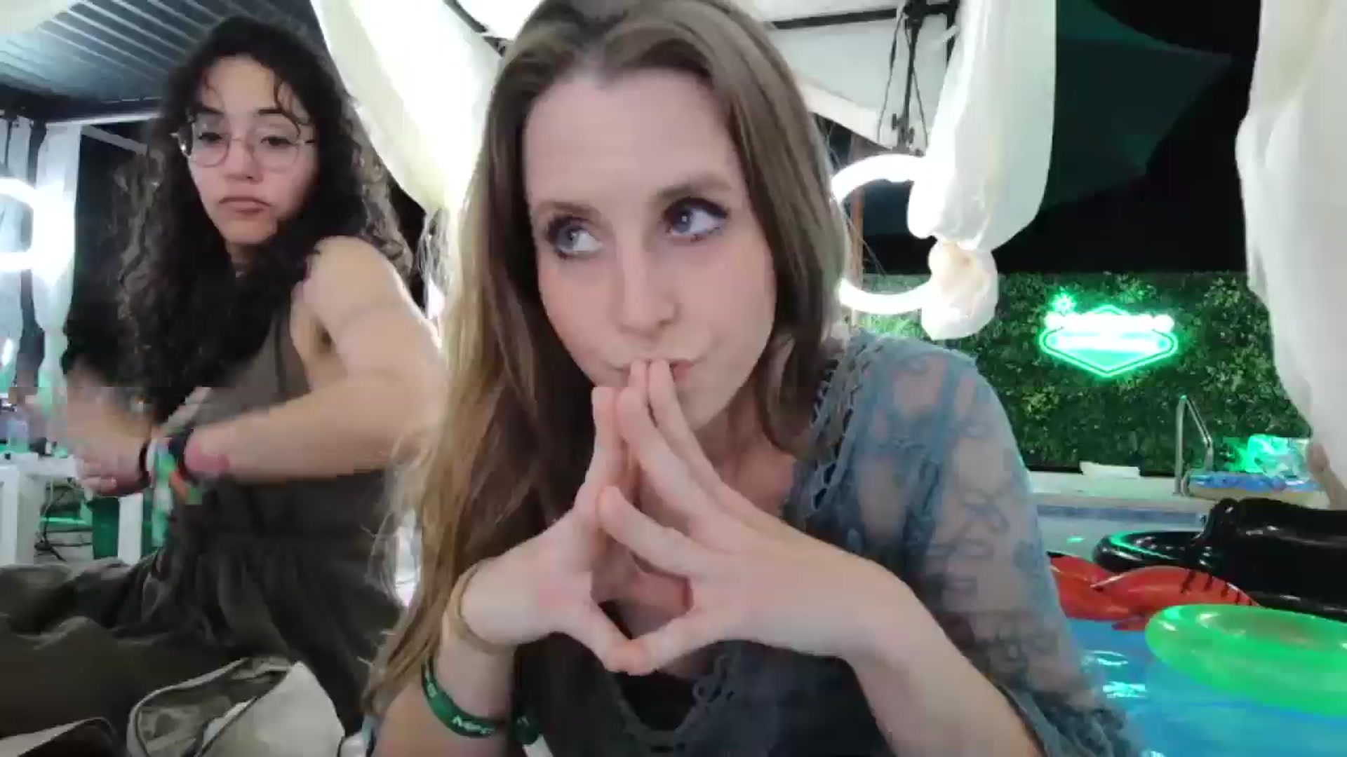 Gallery image thumbnail from Blake_Bardot's myfreecams stream on, 05/21/2025, 05:01 image 5 of 20