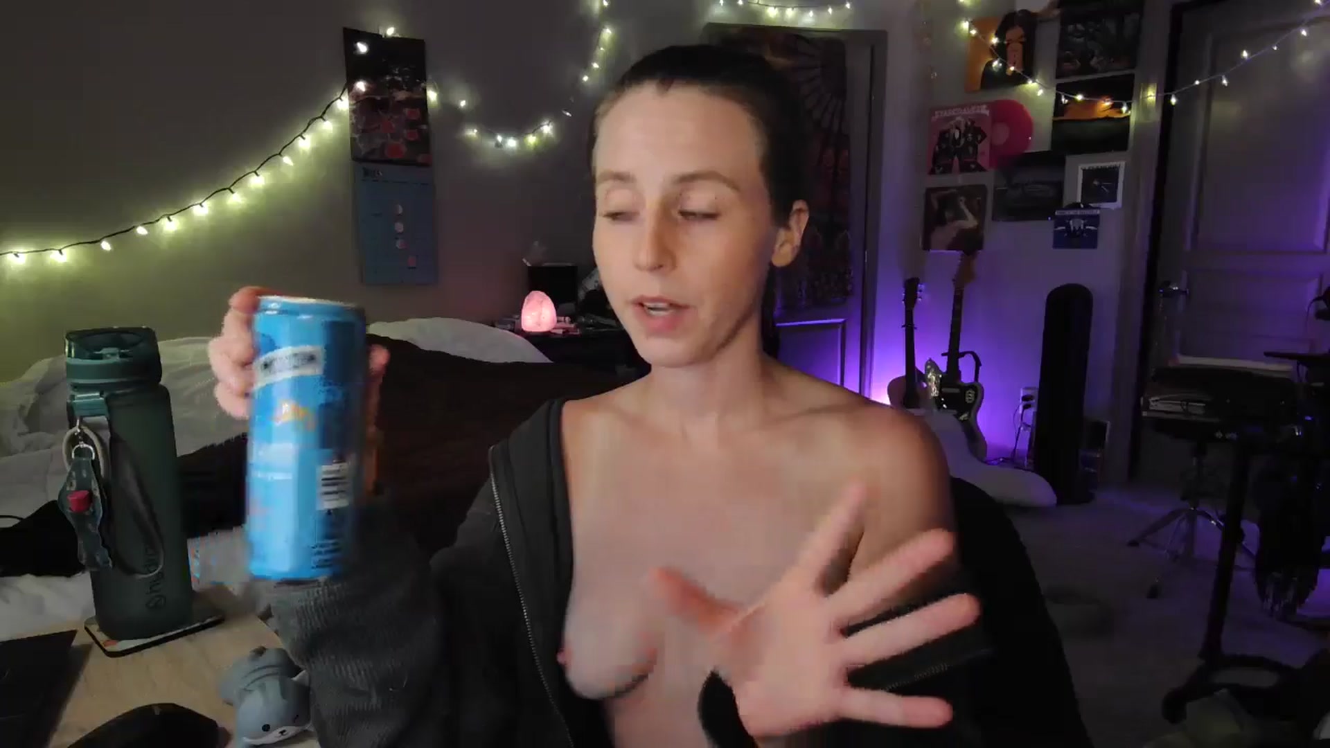 Gallery image thumbnail from Blake_Bardot's myfreecams stream on, 07/16/2025, 07:00 image 15 of 20