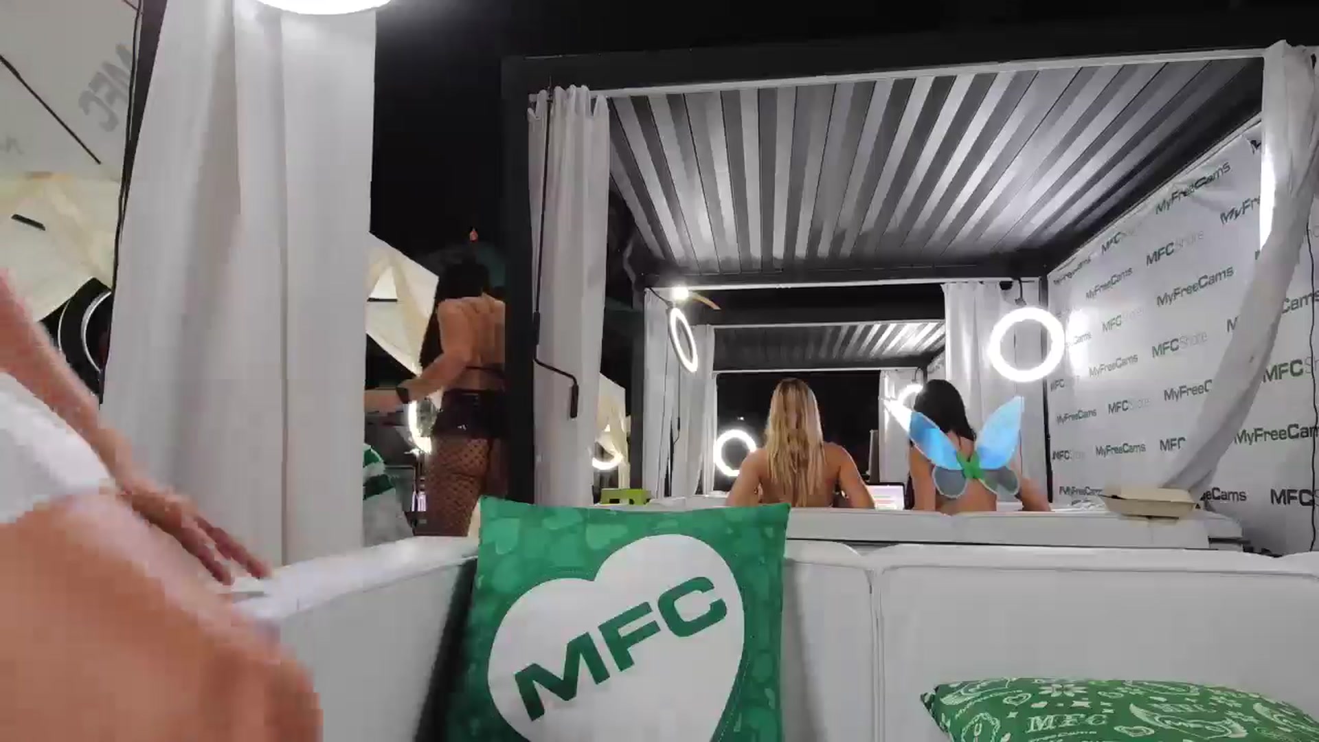 Gallery image thumbnail from Blake_Bardot's myfreecams stream on, 10/09/2025, 04:12 image 20 of 20