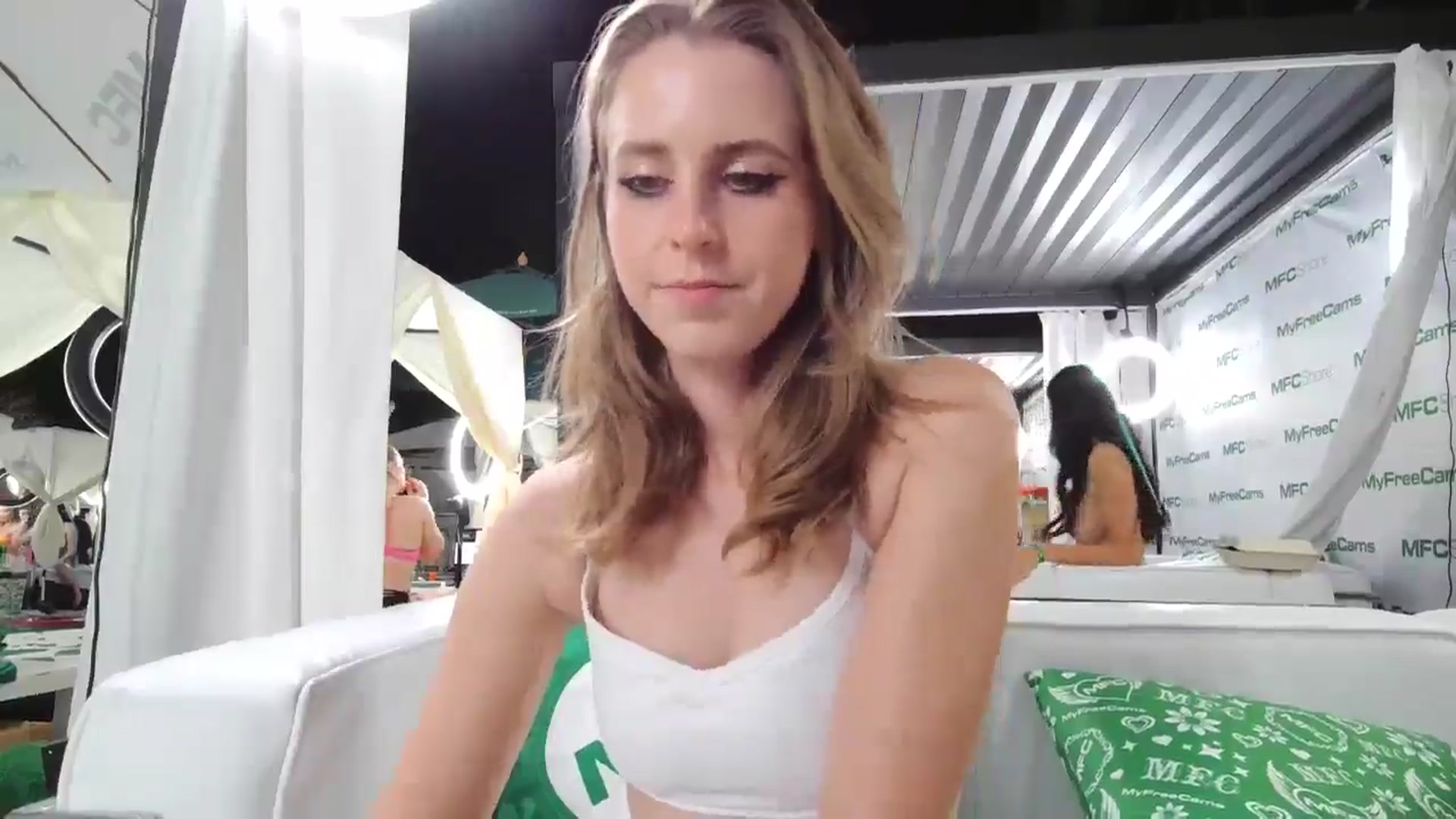 Gallery image thumbnail from Blake_Bardot's myfreecams stream on, 10/09/2025, 04:12 image 18 of 20