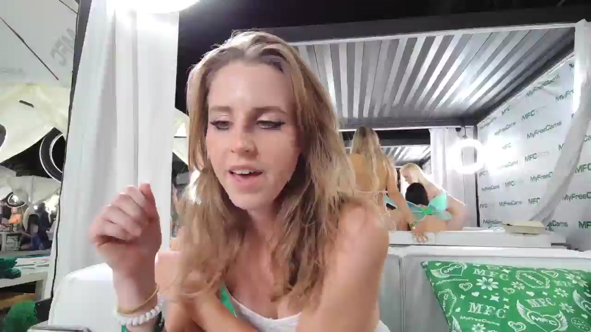 Gallery image thumbnail from Blake_Bardot's myfreecams stream on, 10/09/2025, 04:12 image 15 of 20