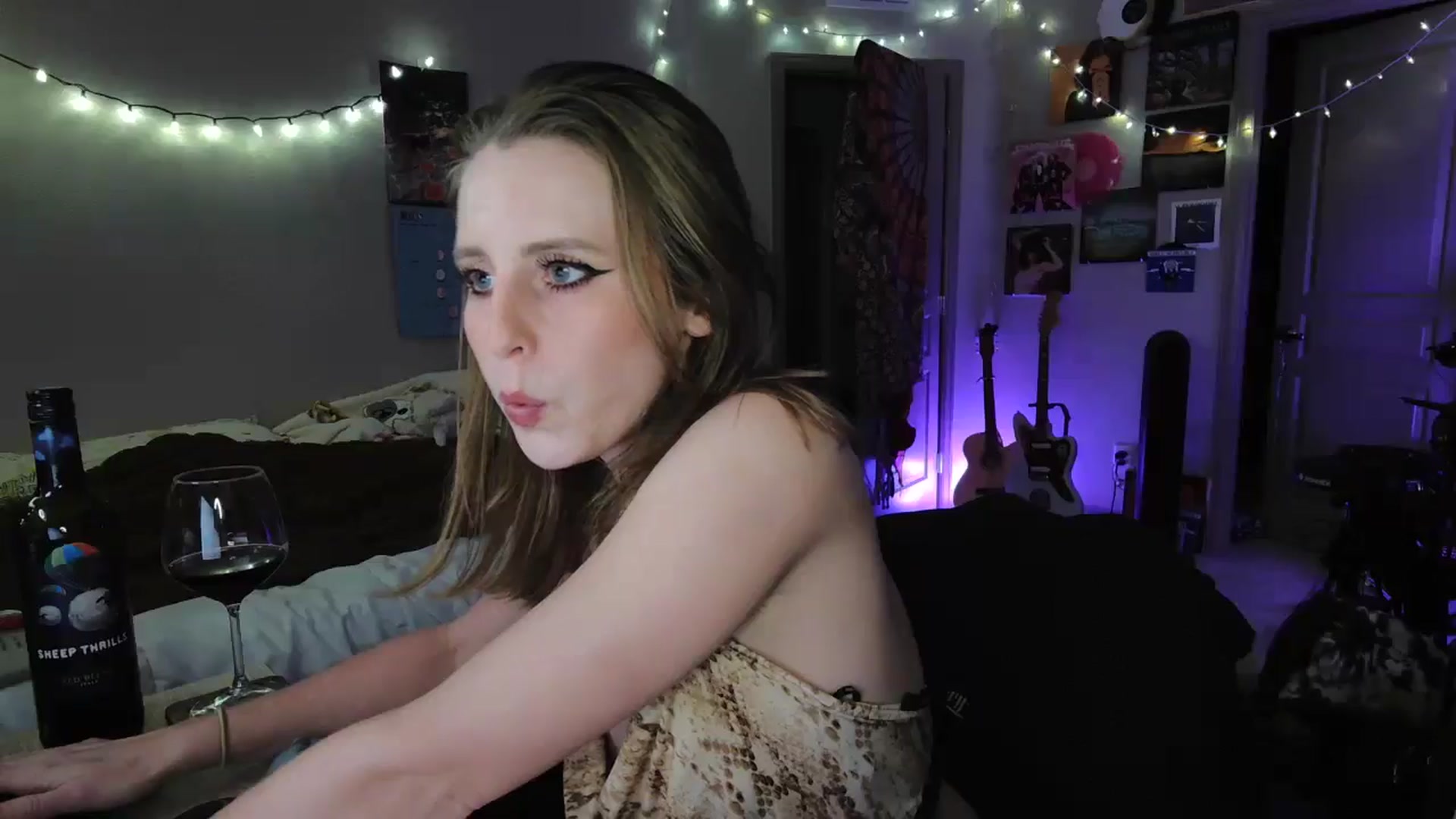 Gallery image thumbnail from Blake_Bardot's myfreecams stream on, 01/14/2026, 07:37 image 6 of 20