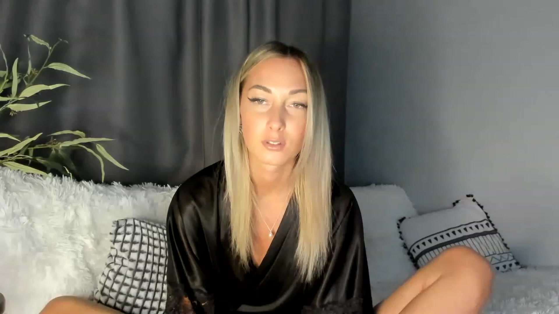 Gallery image thumbnail from Blake_Star's myfreecams stream on, 06/10/2023, 24:37 image 13 of 20