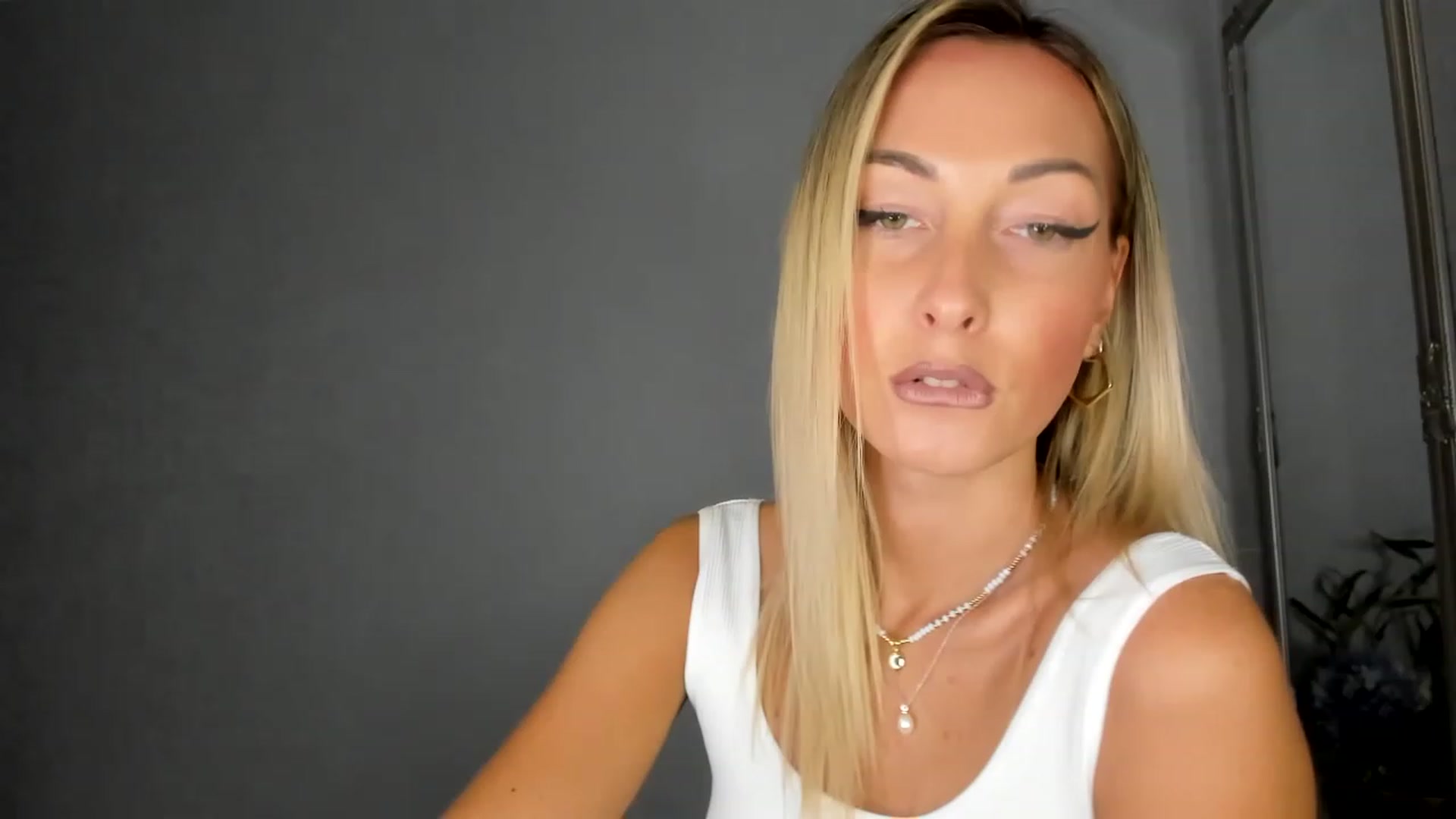 Gallery image thumbnail from Blake_Star's myfreecams stream on, 06/25/2023, 19:42 image 3 of 20