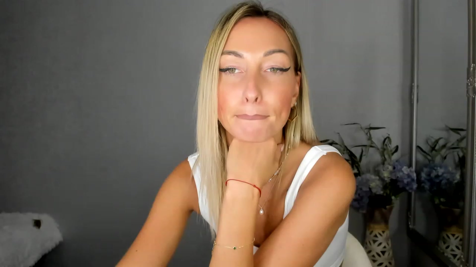 Gallery image thumbnail from Blake_Star's myfreecams stream on, 06/25/2023, 22:19 image 17 of 20
