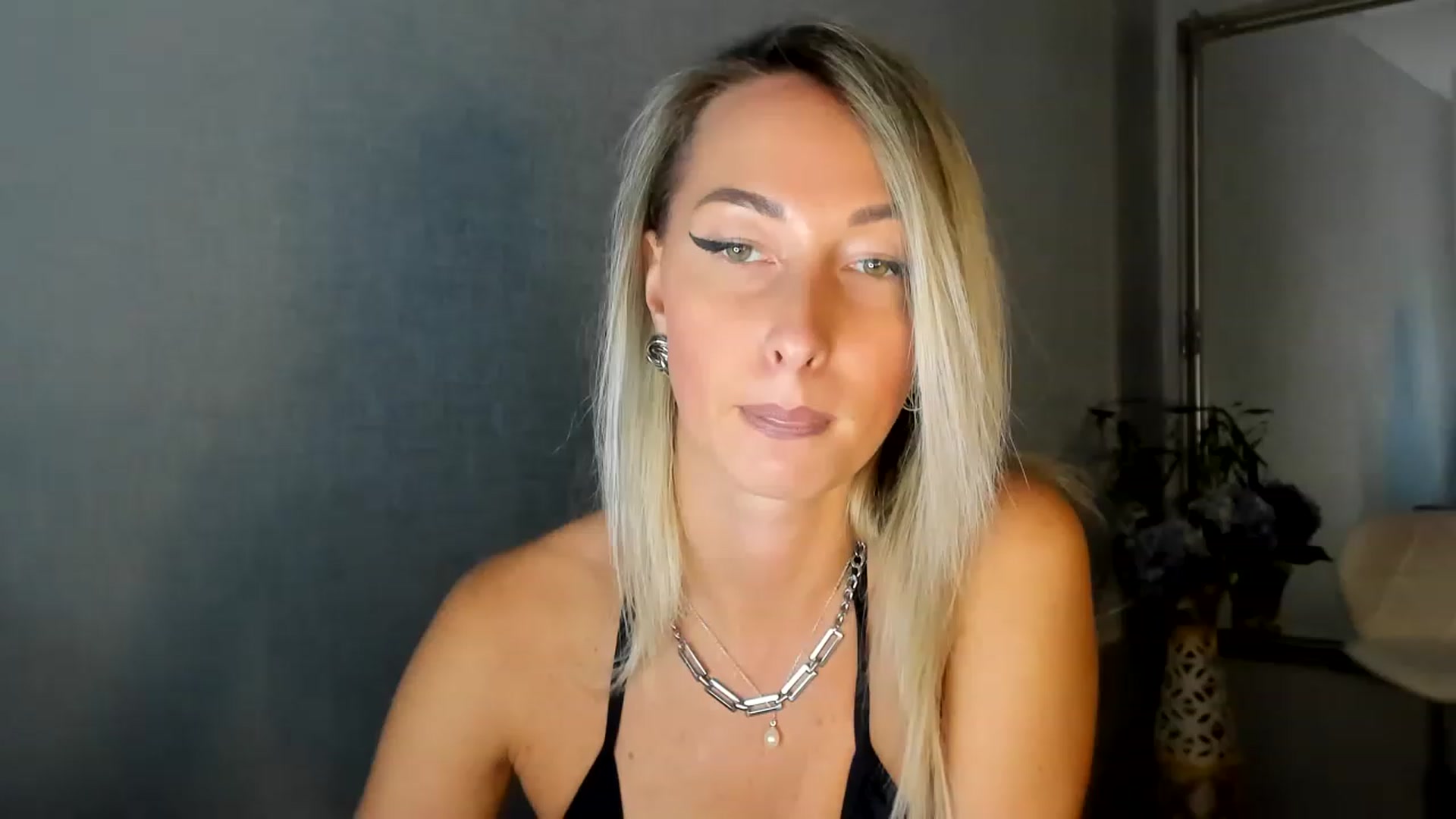 Gallery image thumbnail from Blake_Star's myfreecams stream on, 07/01/2023, 18:30 image 14 of 20