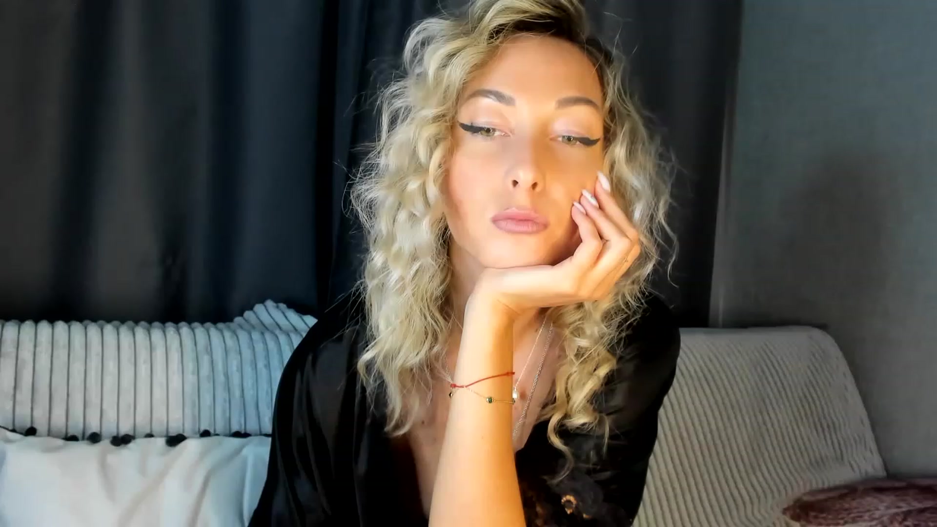 Gallery image thumbnail from Blake_Star's myfreecams stream on, 07/02/2023, 23:21 image 11 of 20