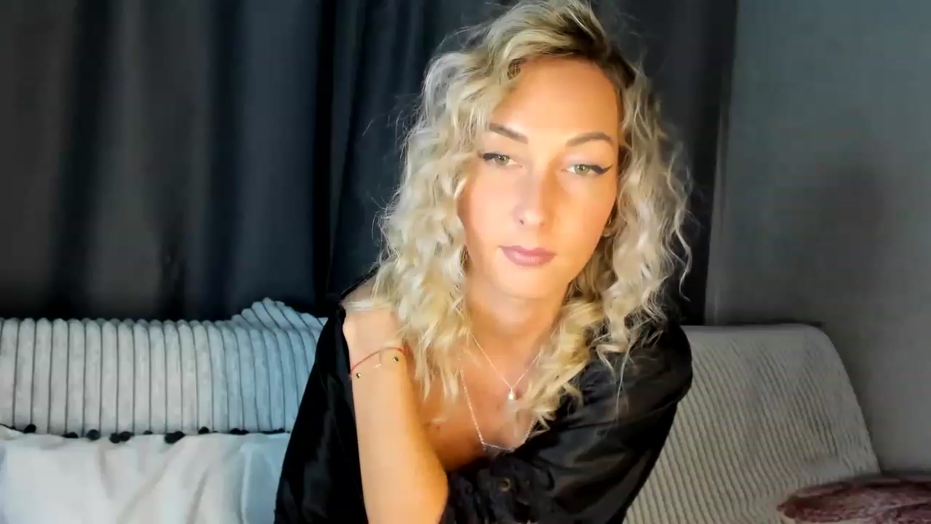 Gallery image thumbnail from Blake_Star's myfreecams stream on, 07/02/2023, 23:21 image 12 of 20