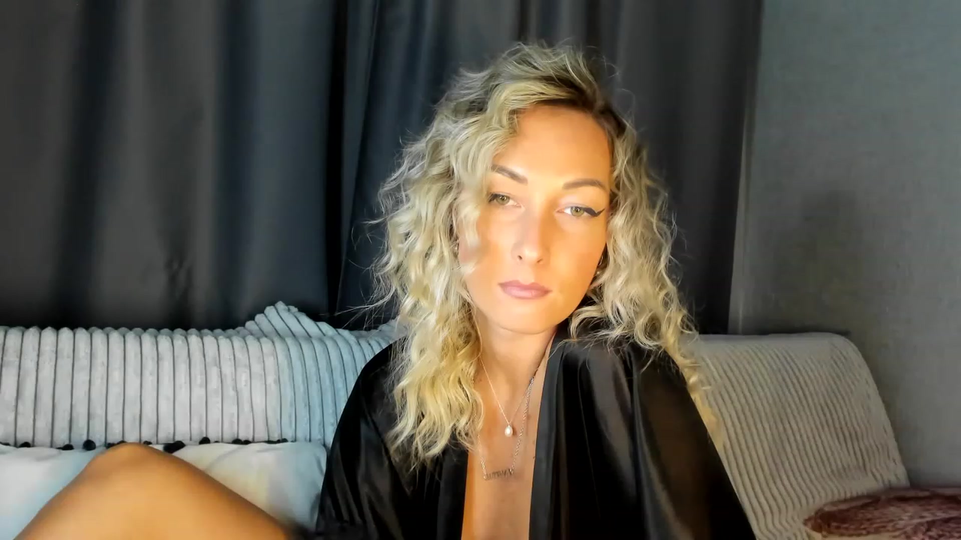 Gallery image thumbnail from Blake_Star's myfreecams stream on, 07/02/2023, 23:21 image 14 of 20