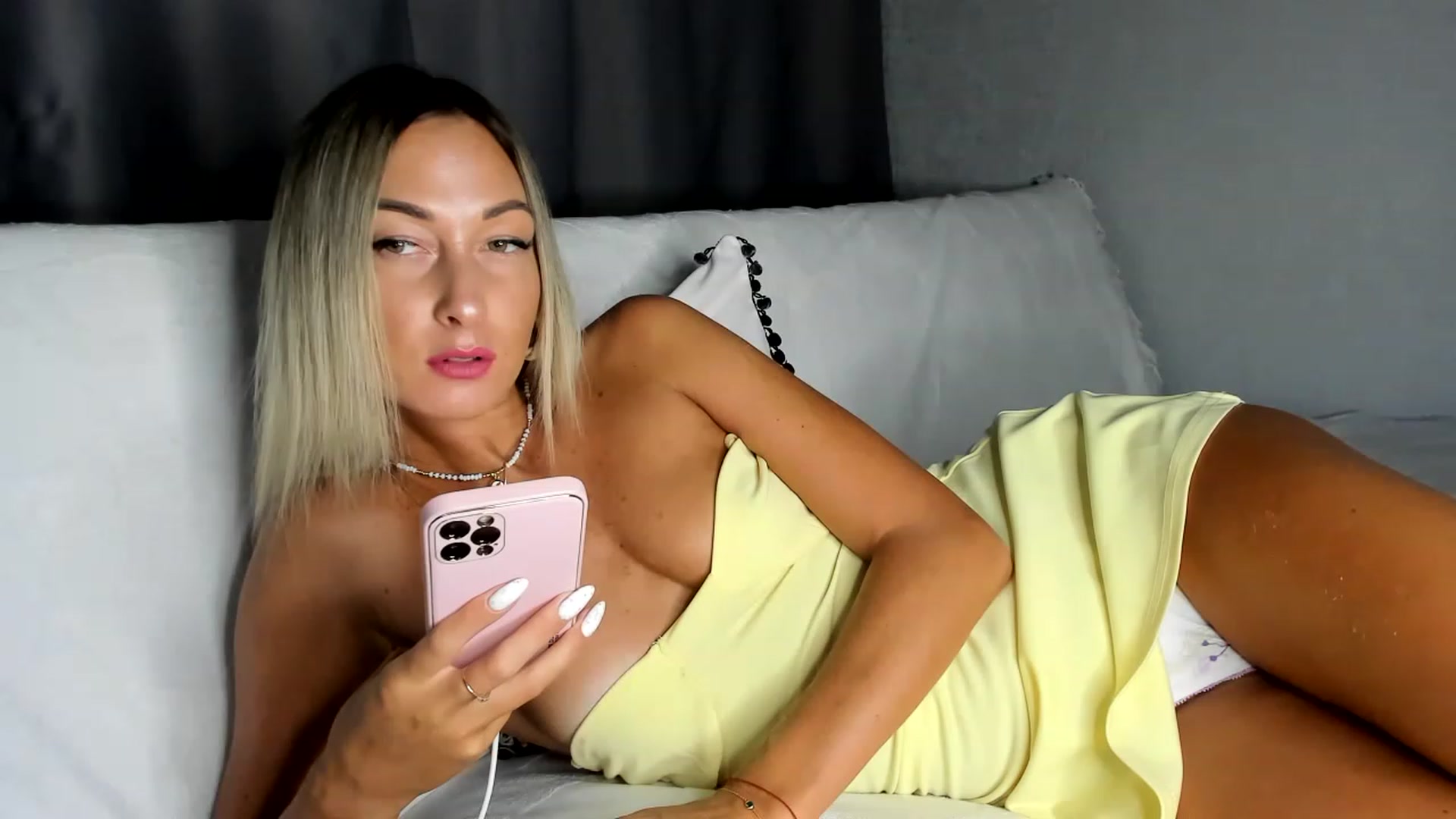 Gallery image thumbnail from Blake_Star's myfreecams stream on, 08/14/2023, 19:44 image 4 of 20