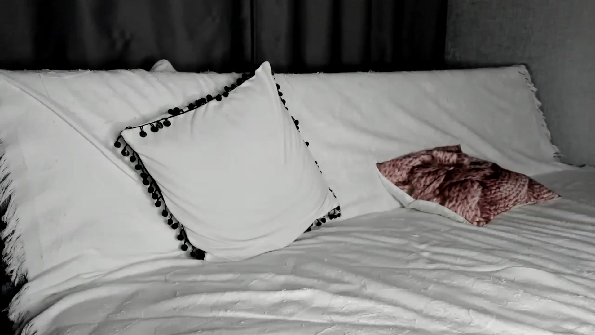 Gallery image thumbnail from Blake_Star's myfreecams stream on, 10/17/2023, 21:49 image 14 of 20