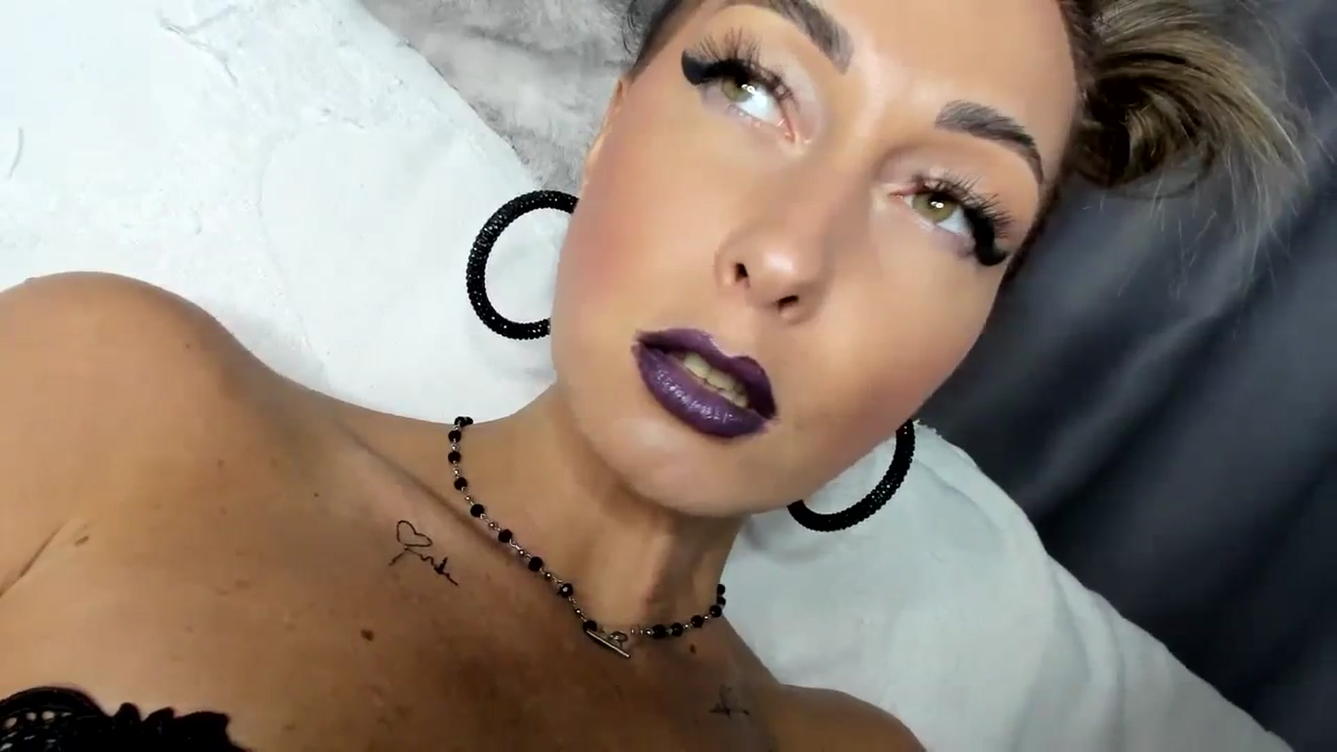 Gallery image thumbnail from Blake_Star's myfreecams stream on, 10/31/2023, 18:56 image 2 of 20