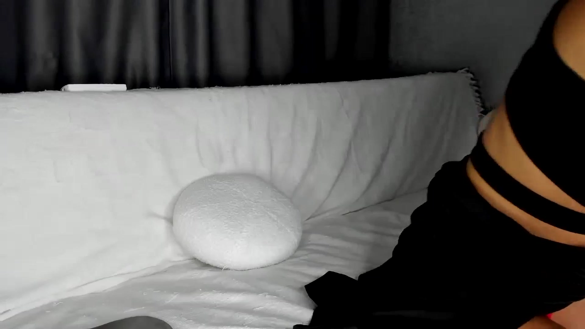 Gallery image thumbnail from Blake_Star's myfreecams stream on, 12/22/2023, 22:52 image 16 of 20