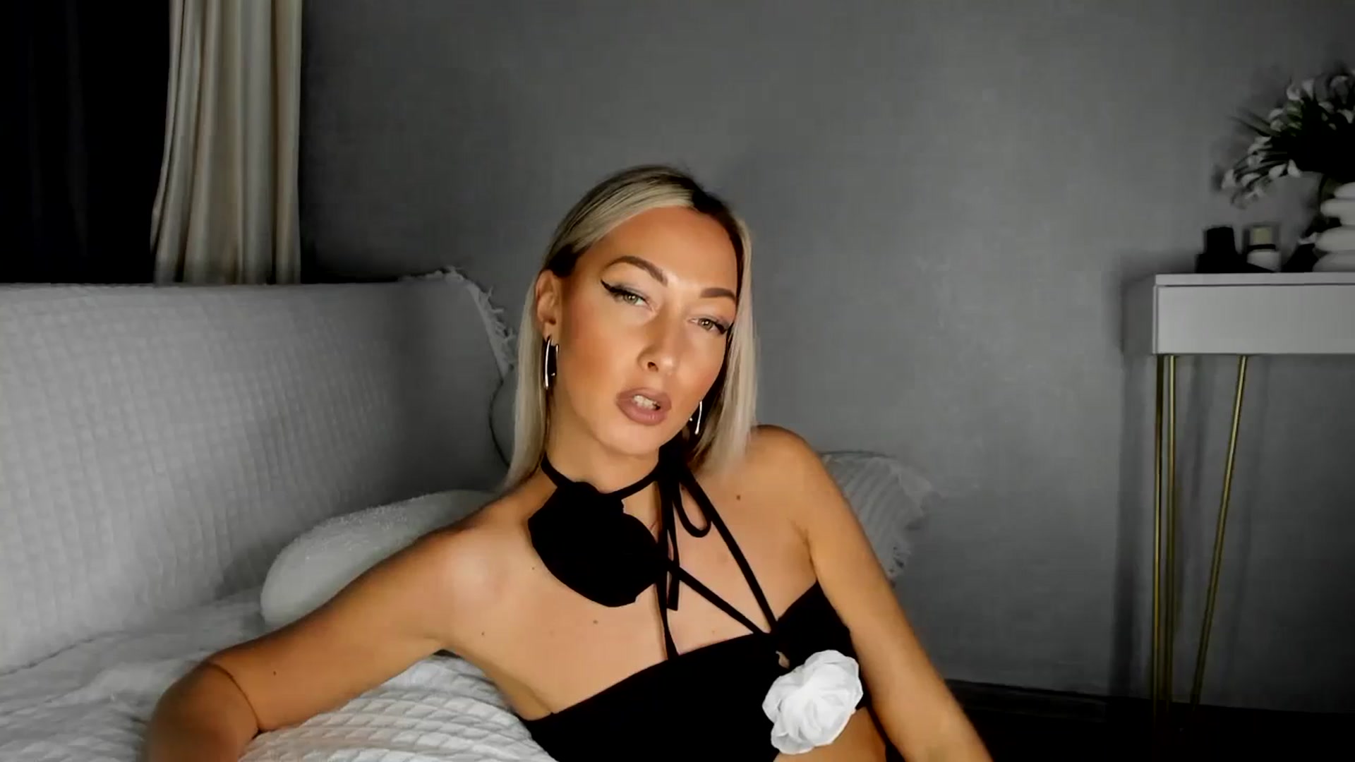 Gallery image thumbnail from Blake_Star's myfreecams stream on, 01/12/2024, 23:47 image 15 of 20