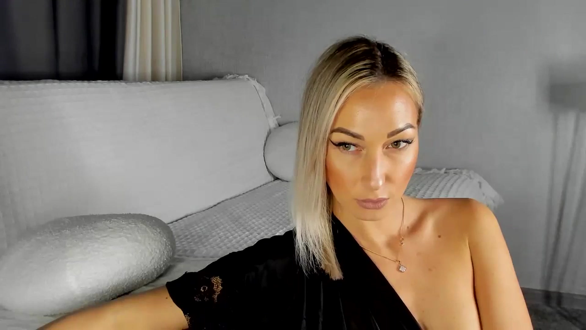 Gallery image thumbnail from Blake_Star's myfreecams stream on, 01/14/2024, 24:04 image 14 of 20