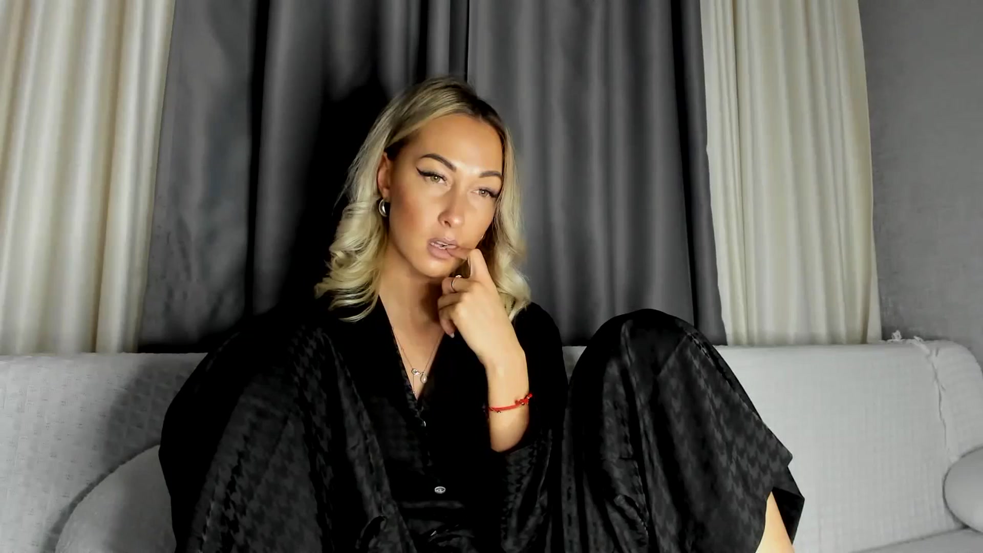 Gallery image thumbnail from Blake_Star's myfreecams stream on, 02/28/2024, 22:36 image 16 of 20