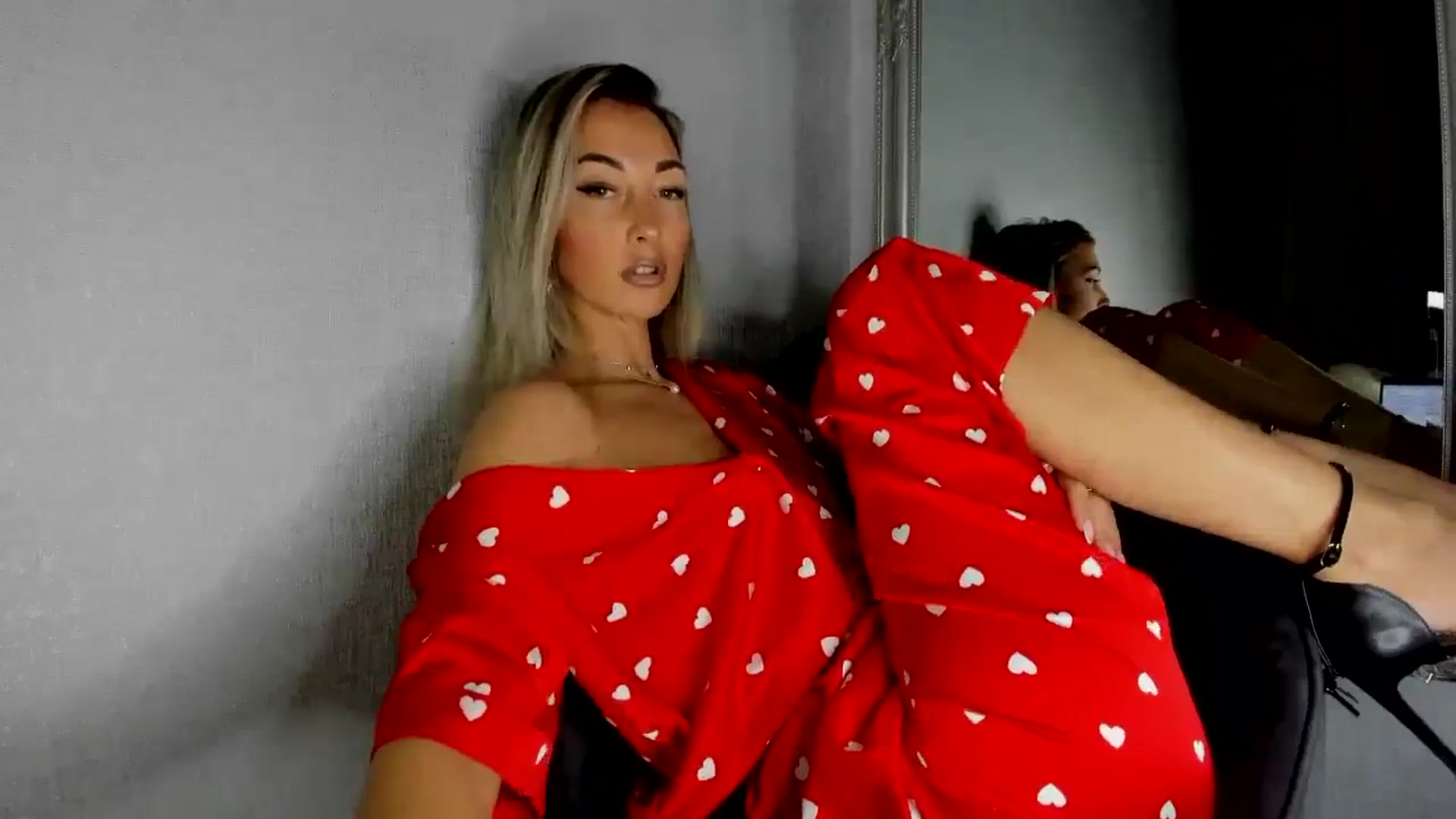Gallery image thumbnail from Blake_Star's myfreecams stream on, 03/30/2024, 13:03 image 2 of 20
