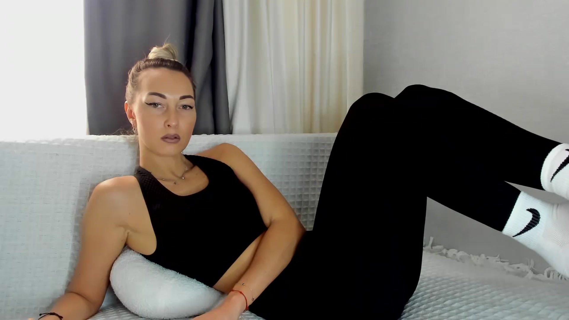 Gallery image thumbnail from Blake_Star's myfreecams stream on, 04/04/2024, 12:36 image 5 of 20