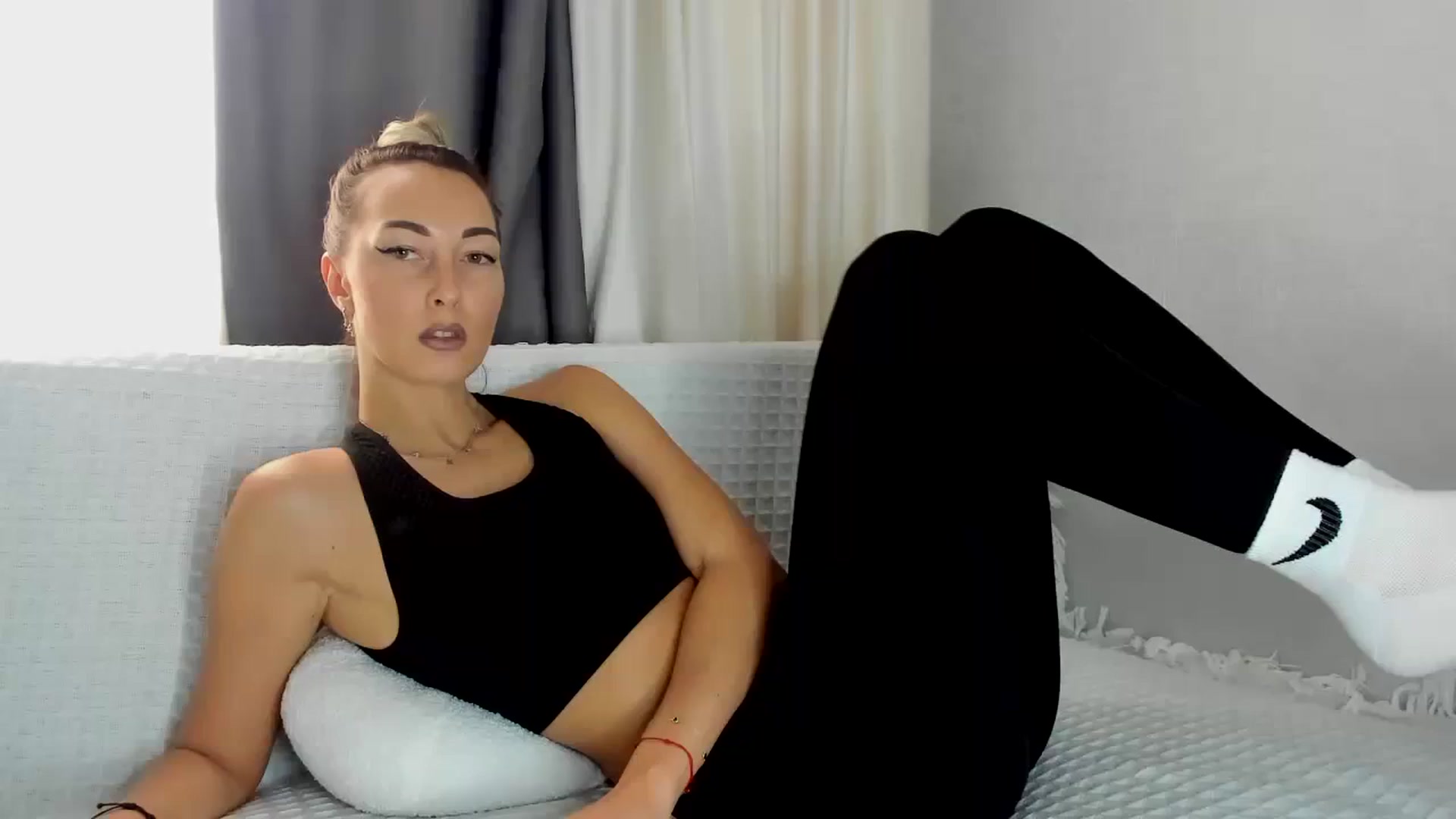 Gallery image thumbnail from Blake_Star's myfreecams stream on, 04/04/2024, 12:36 image 1 of 20