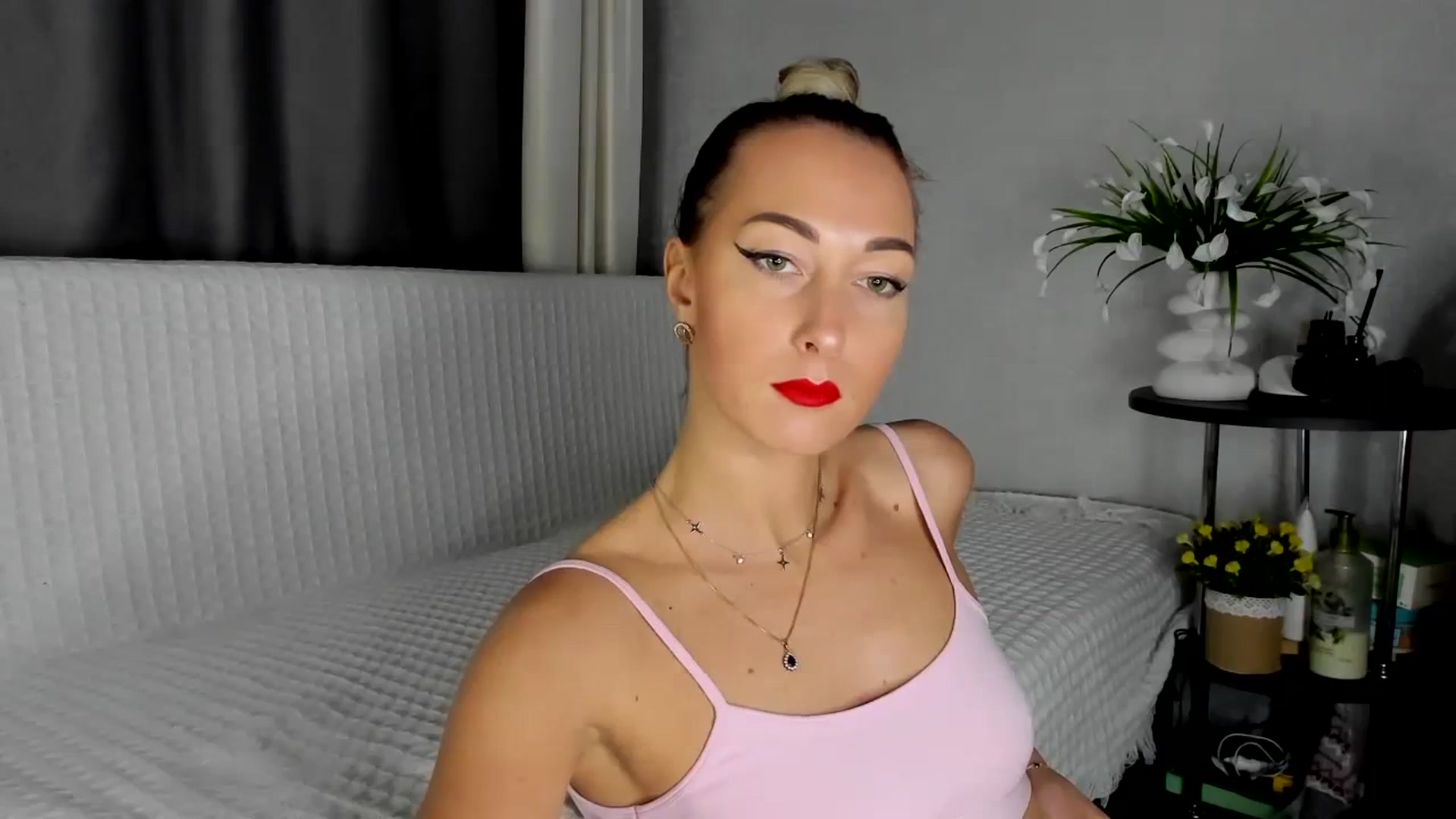 Gallery image thumbnail from Blake_Star's myfreecams stream on, 04/12/2024, 18:19 image 18 of 20