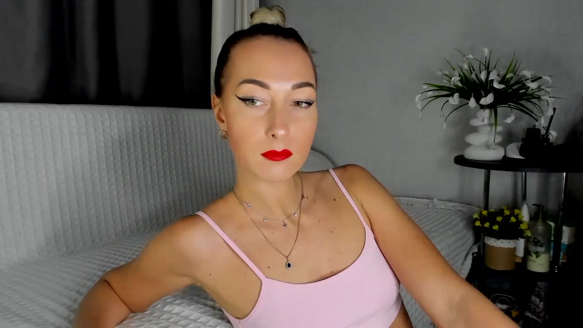 Gallery image thumbnail from Blake_Star's myfreecams stream on, 04/12/2024, 18:19 image 17 of 20