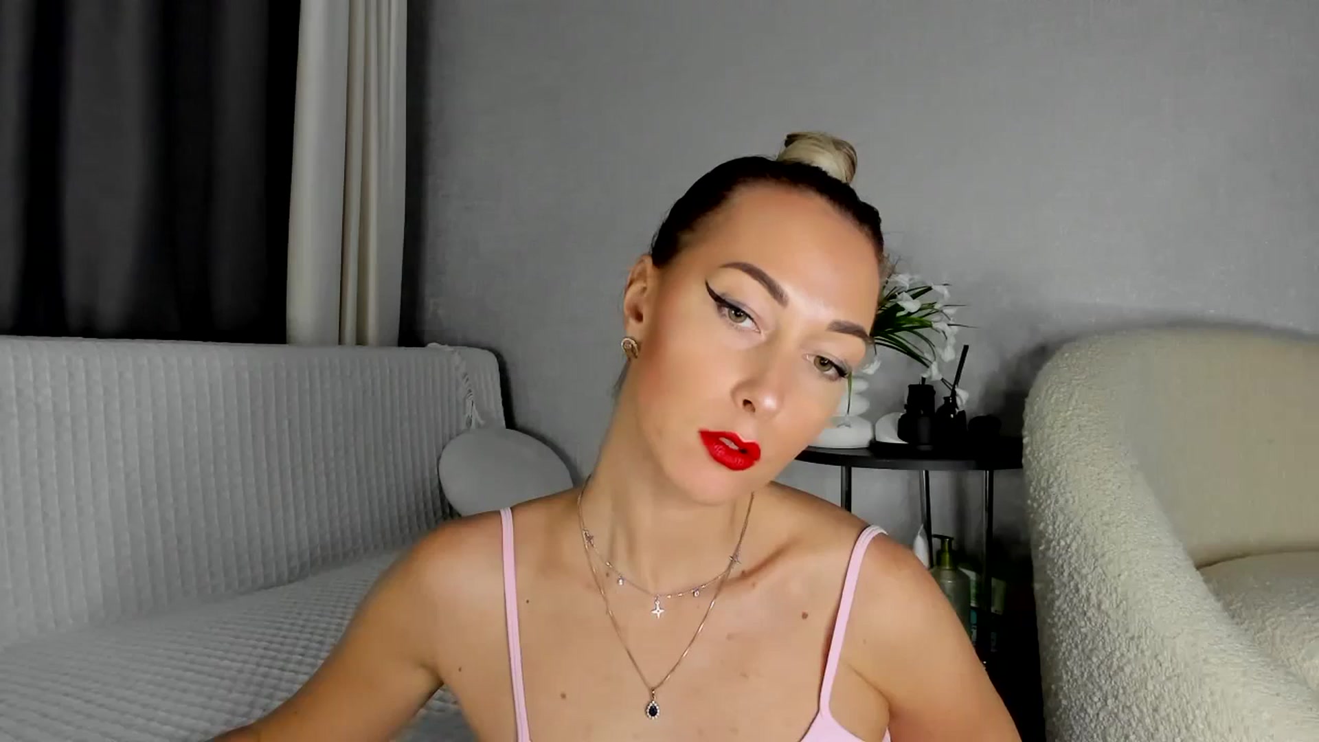 Gallery image thumbnail from Blake_Star's myfreecams stream on, 04/12/2024, 19:26 image 10 of 20