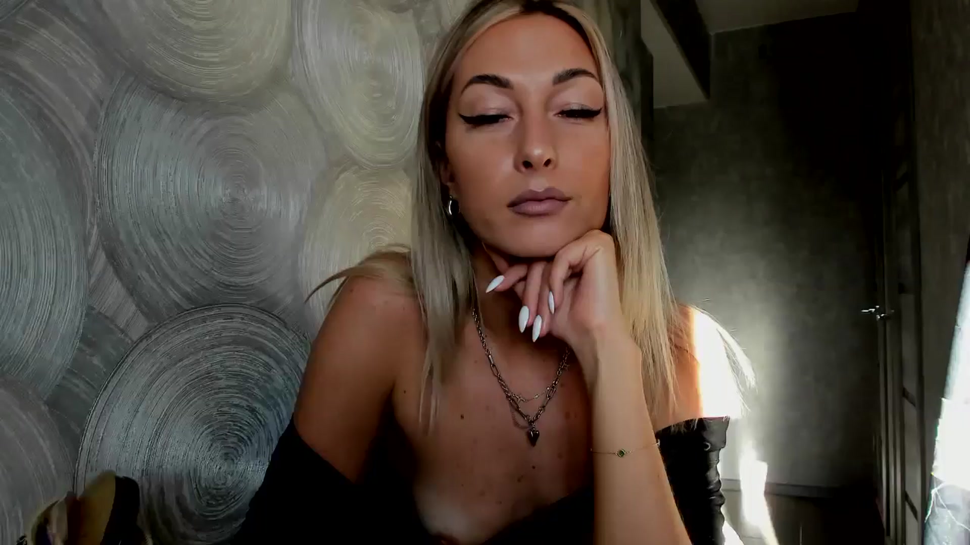 Gallery image thumbnail from Blake_Star's myfreecams stream on, 05/26/2024, 15:27 image 11 of 20