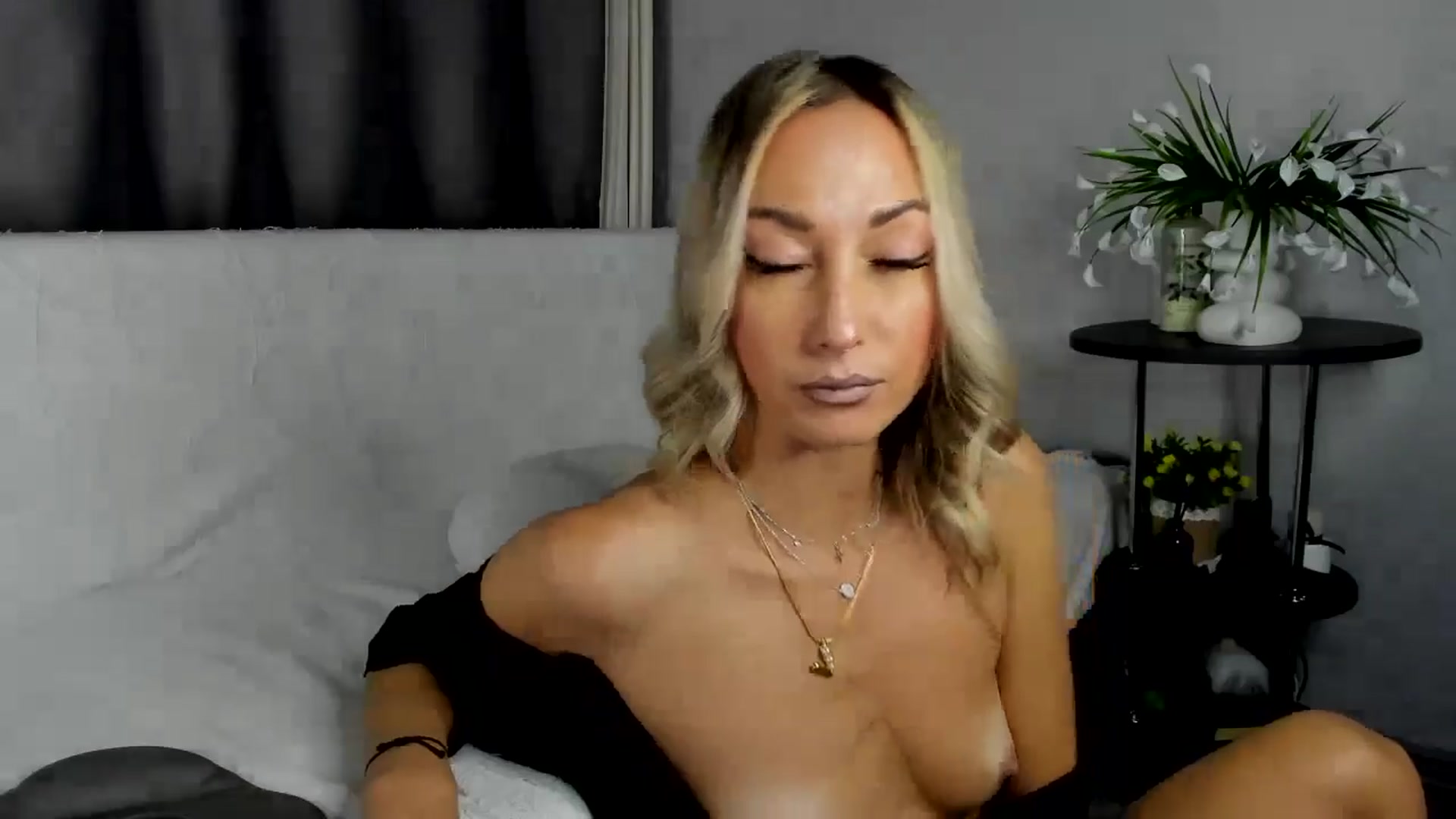 Gallery image thumbnail from Blake_Star's myfreecams stream on, 06/30/2024, 19:52 image 13 of 20