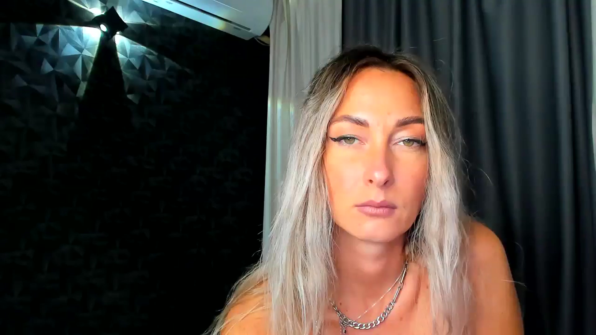 Gallery image thumbnail from Blake_Star's myfreecams stream on, 04/17/2026, 23:14 image 20 of 20