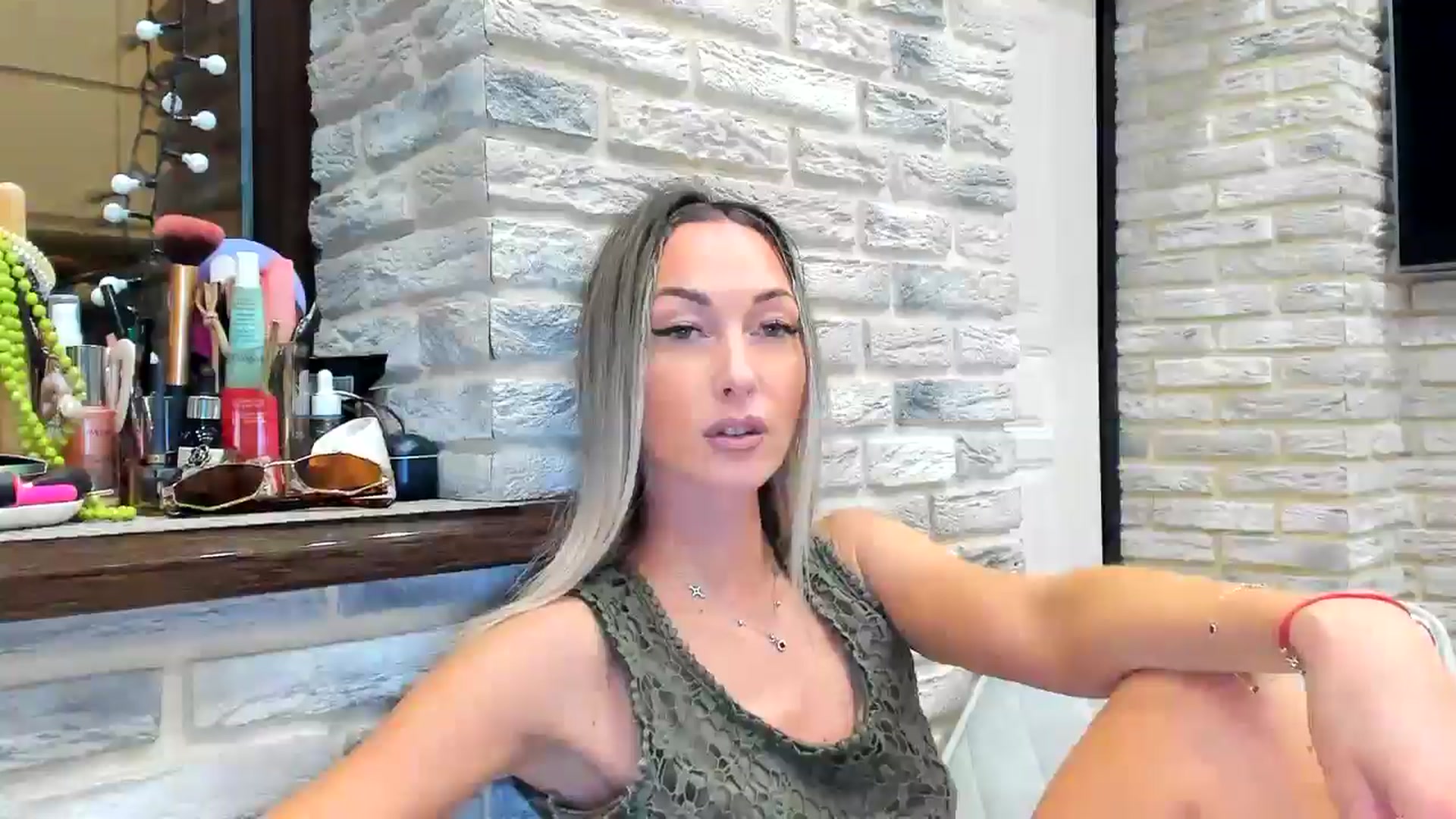 Gallery image thumbnail from Blake_Star's myfreecams stream on, 04/25/2026, 18:08 image 15 of 20