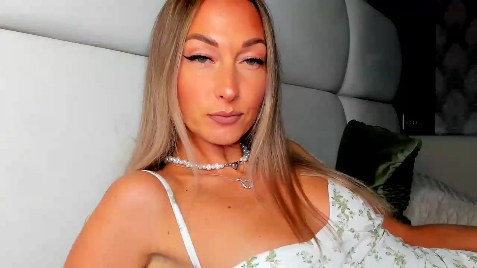 Gallery image thumbnail from Blake_Star's myfreecams stream on, 08/26/2026, 20:46 image 13 of 20
