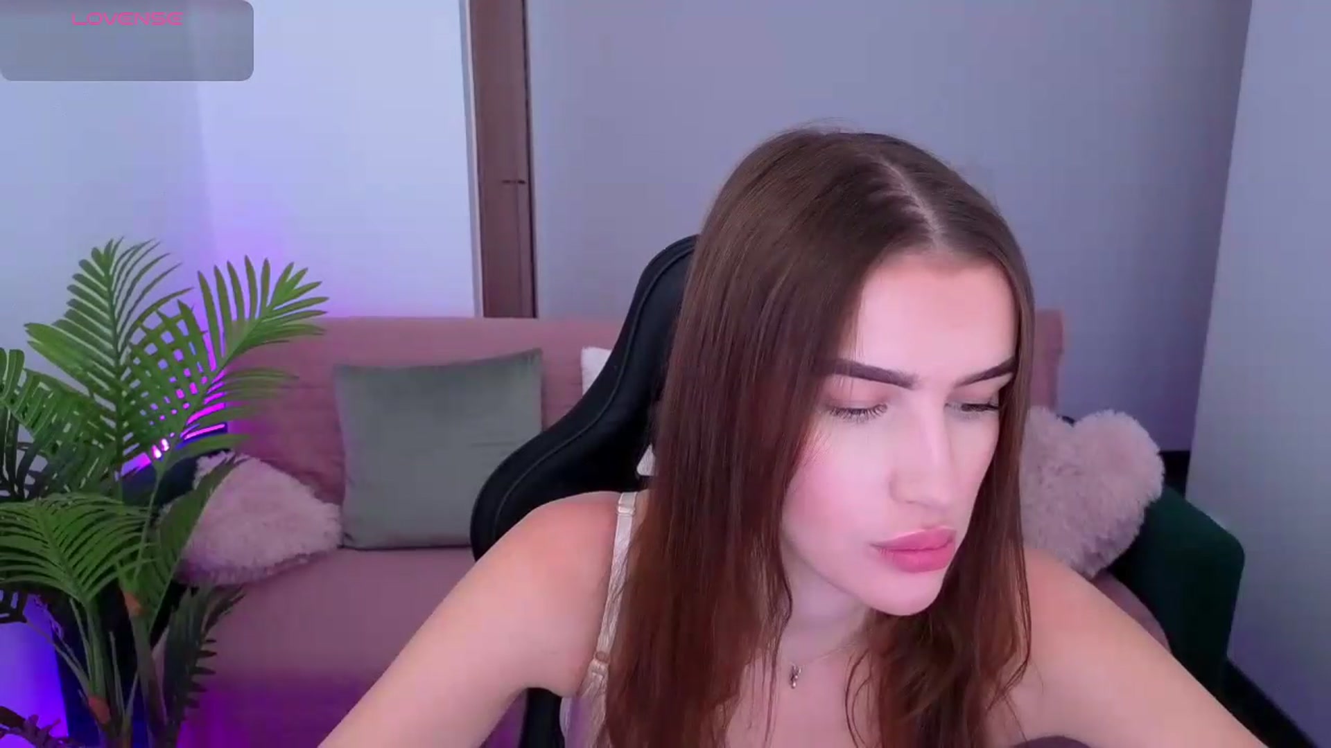 Gallery image thumbnail from Blare's myfreecams stream on, 08/25/2026, 13:28 image 11 of 20