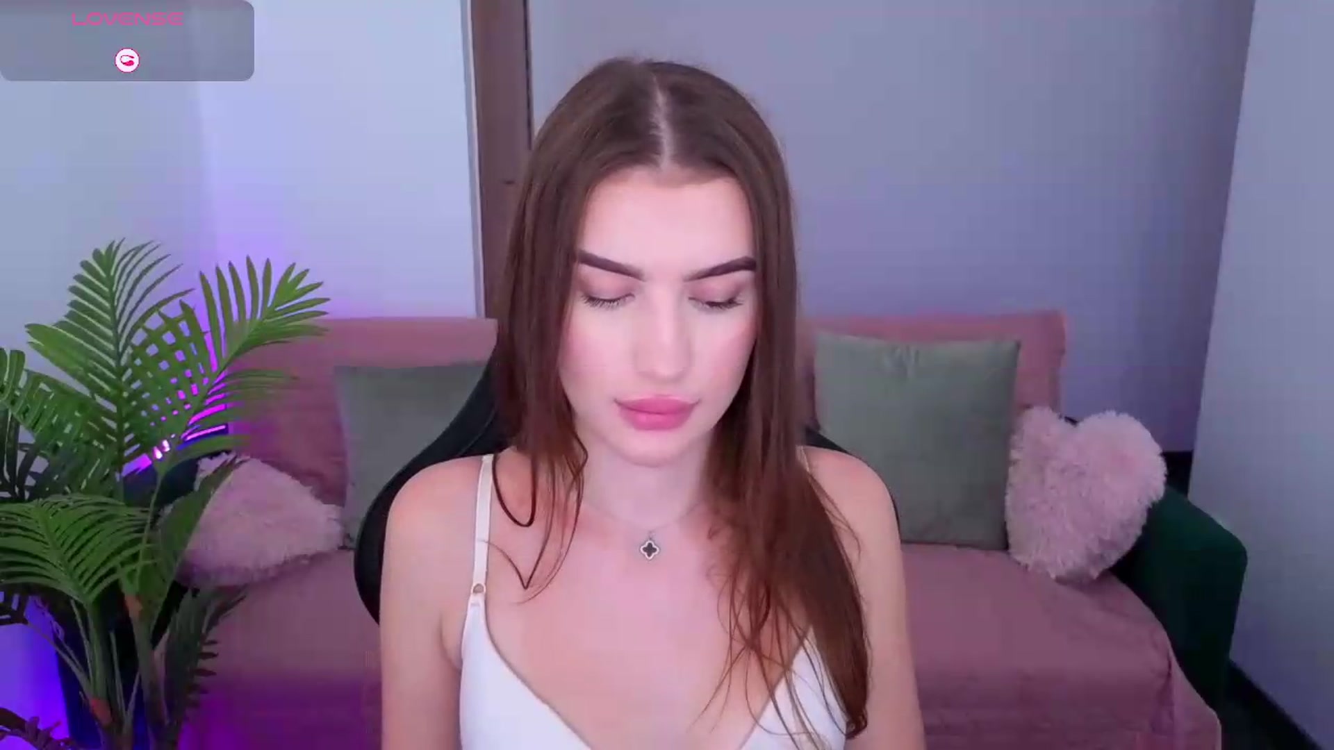 Gallery image thumbnail from Blare's myfreecams stream on, 08/25/2026, 14:09 image 16 of 20
