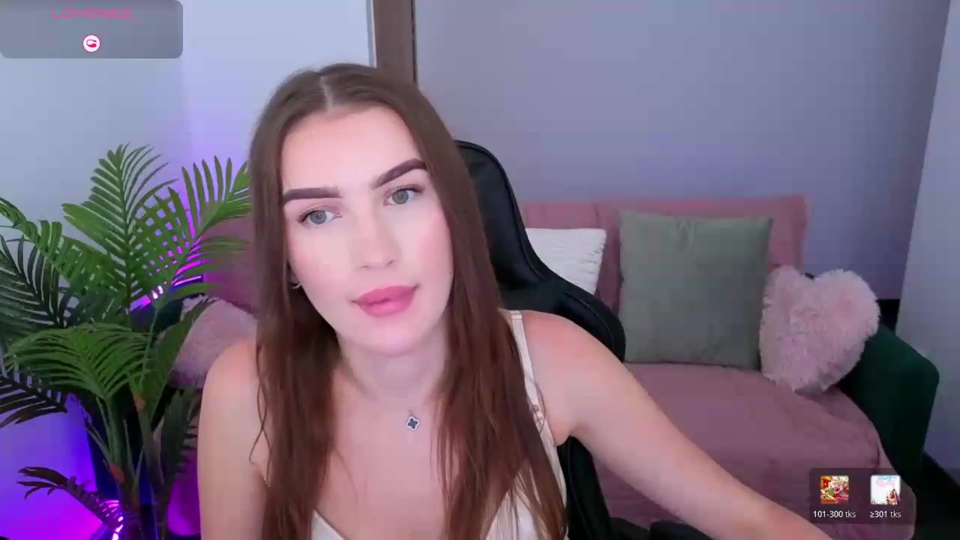 Gallery image thumbnail from Blare's myfreecams stream on, 08/25/2026, 15:21 image 14 of 20
