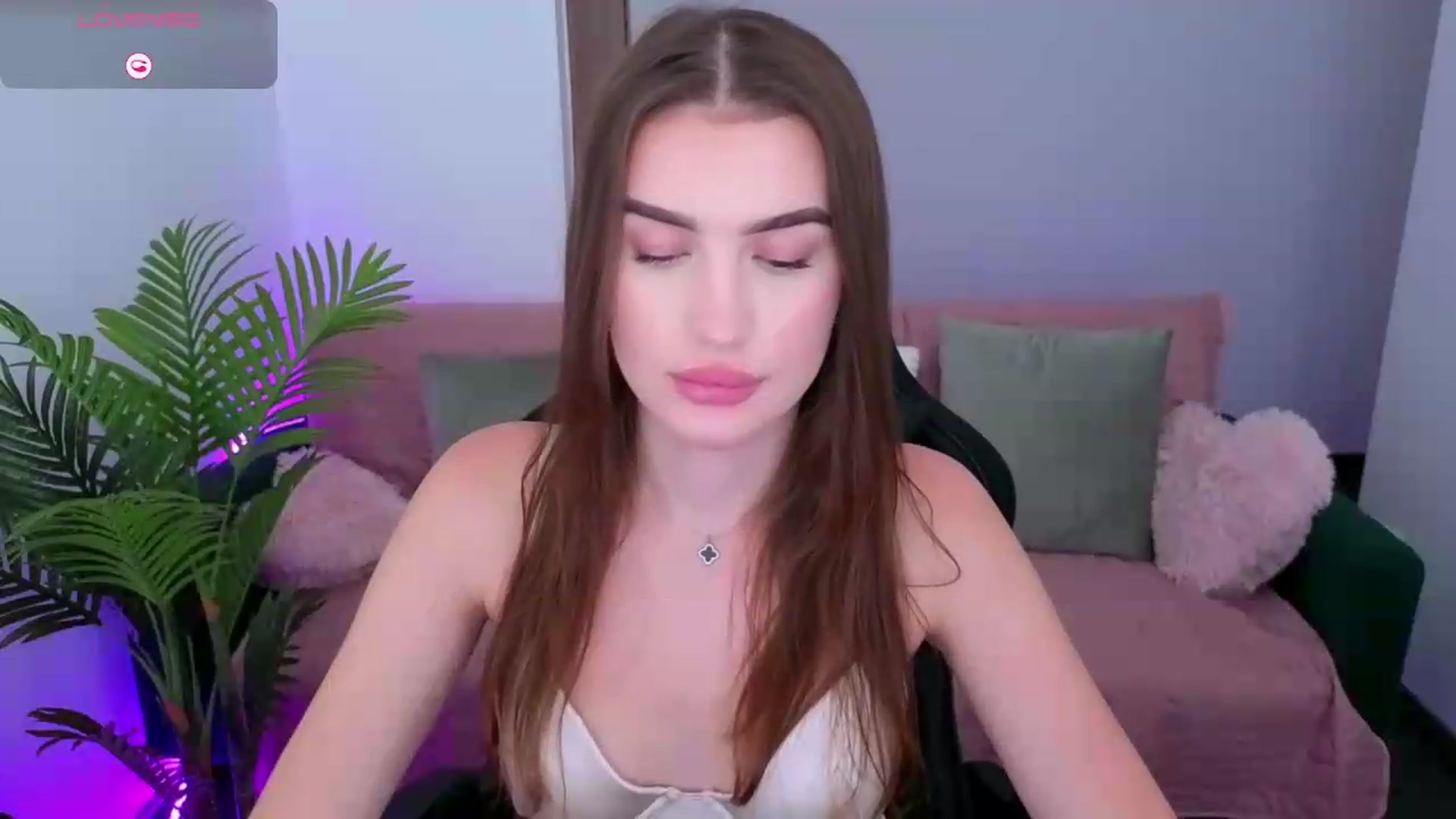 Gallery image thumbnail from Blare's myfreecams stream on, 08/25/2026, 15:21 image 8 of 20