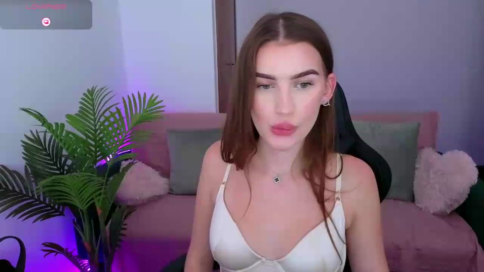 Gallery image thumbnail from Blare's myfreecams stream on, 08/25/2026, 18:36 image 13 of 20