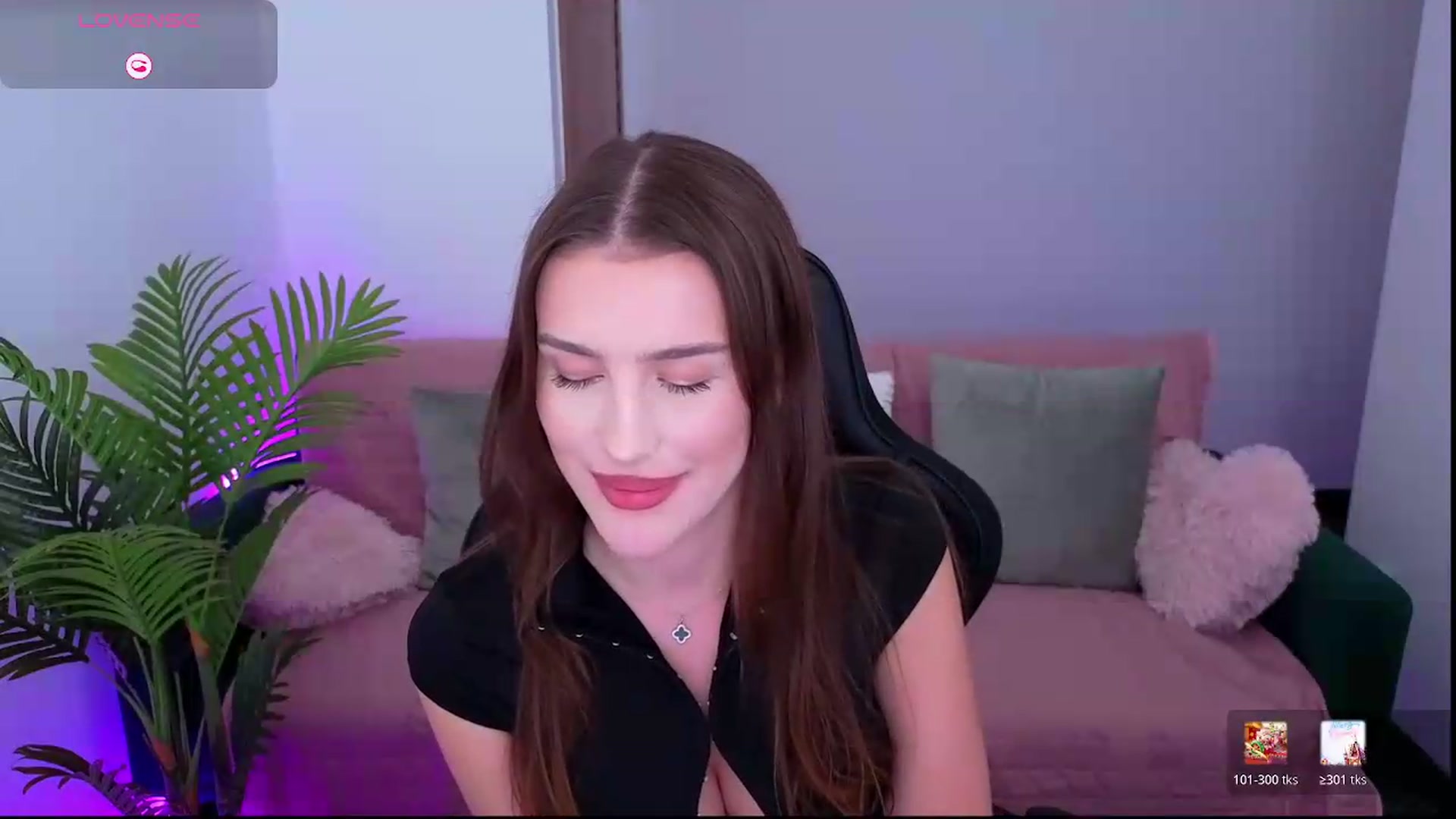 Gallery image thumbnail from Blare's myfreecams stream on, 08/27/2026, 17:21 image 7 of 20