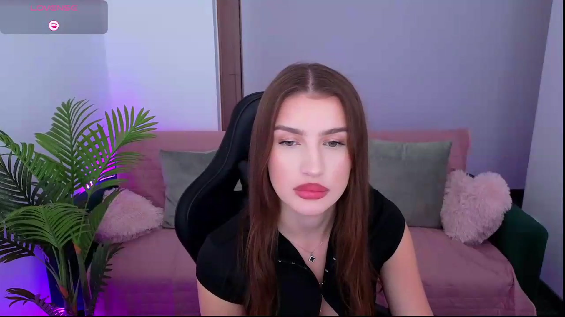 Gallery image thumbnail from Blare's myfreecams stream on, 08/27/2026, 17:21 image 18 of 20