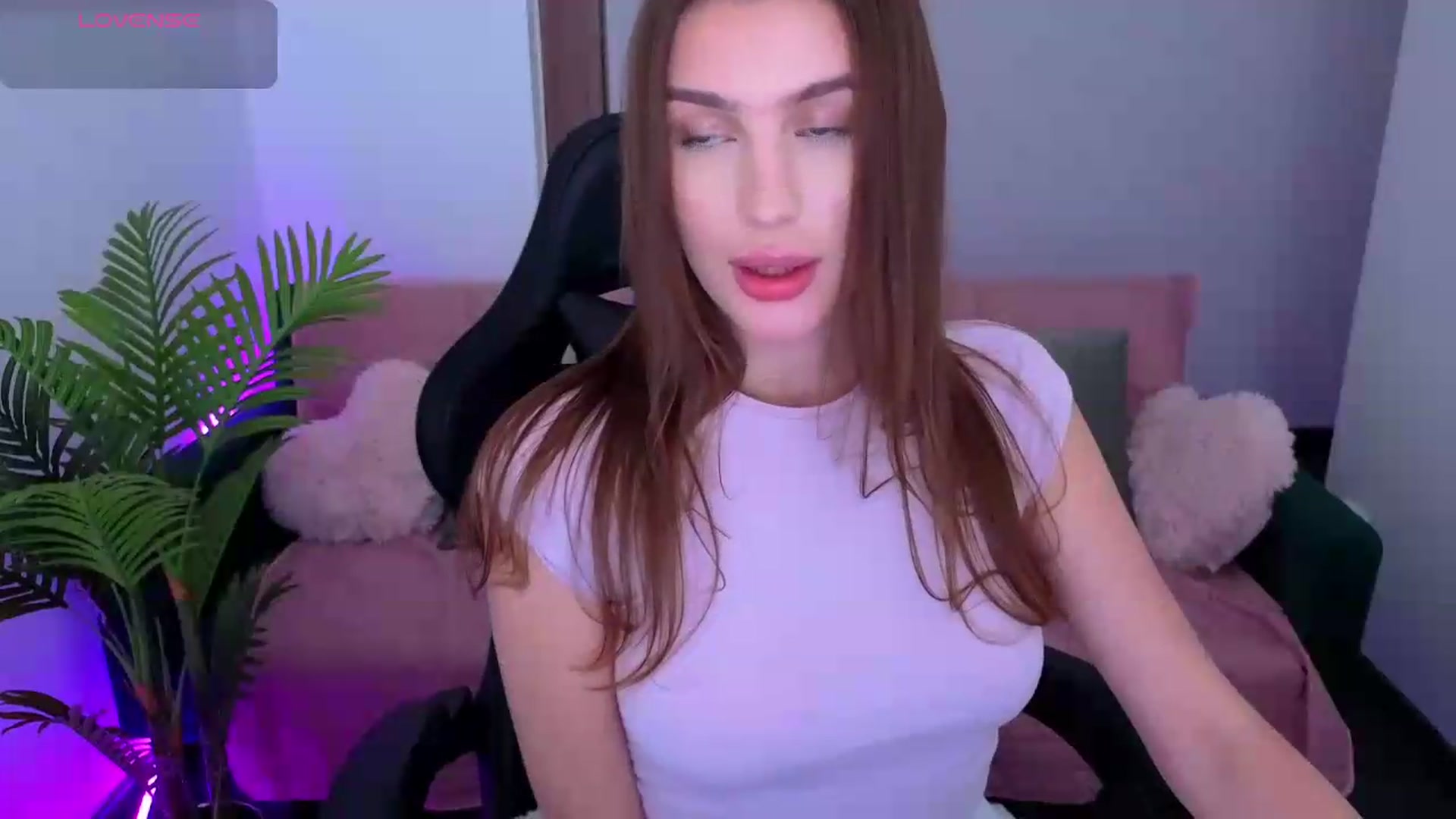 Gallery image thumbnail from Blare's myfreecams stream on, 08/29/2026, 19:38 image 6 of 20